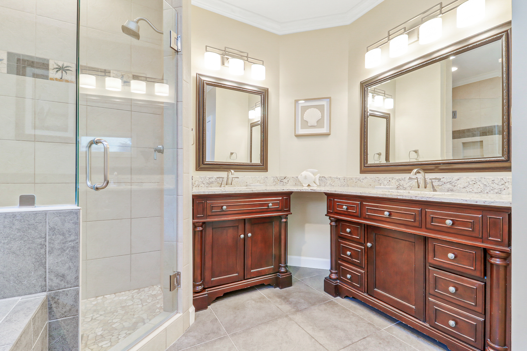 72 Full Sweep | Bedroom 1 & 2 Full bath w/ soaking tub