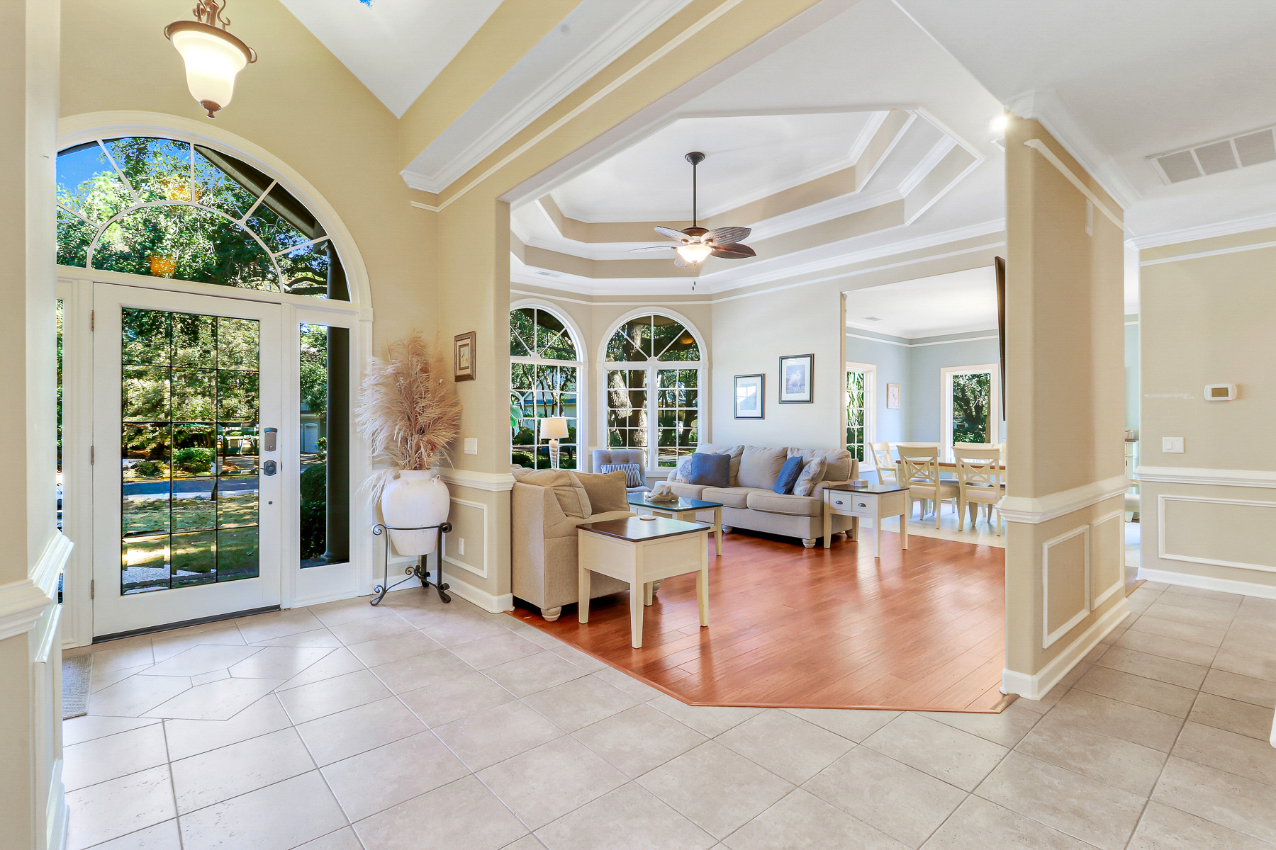 72 Full Sweep | Bright, open, and welcoming entryway