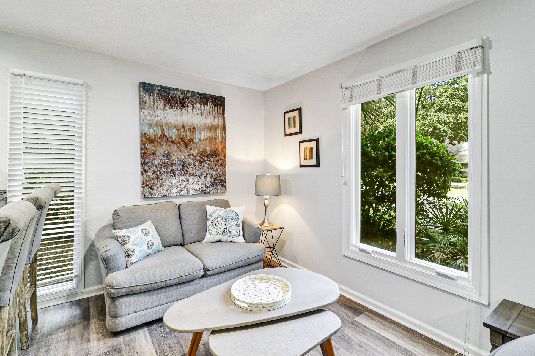 10 Battery | Seating off of kitchen area for socializing