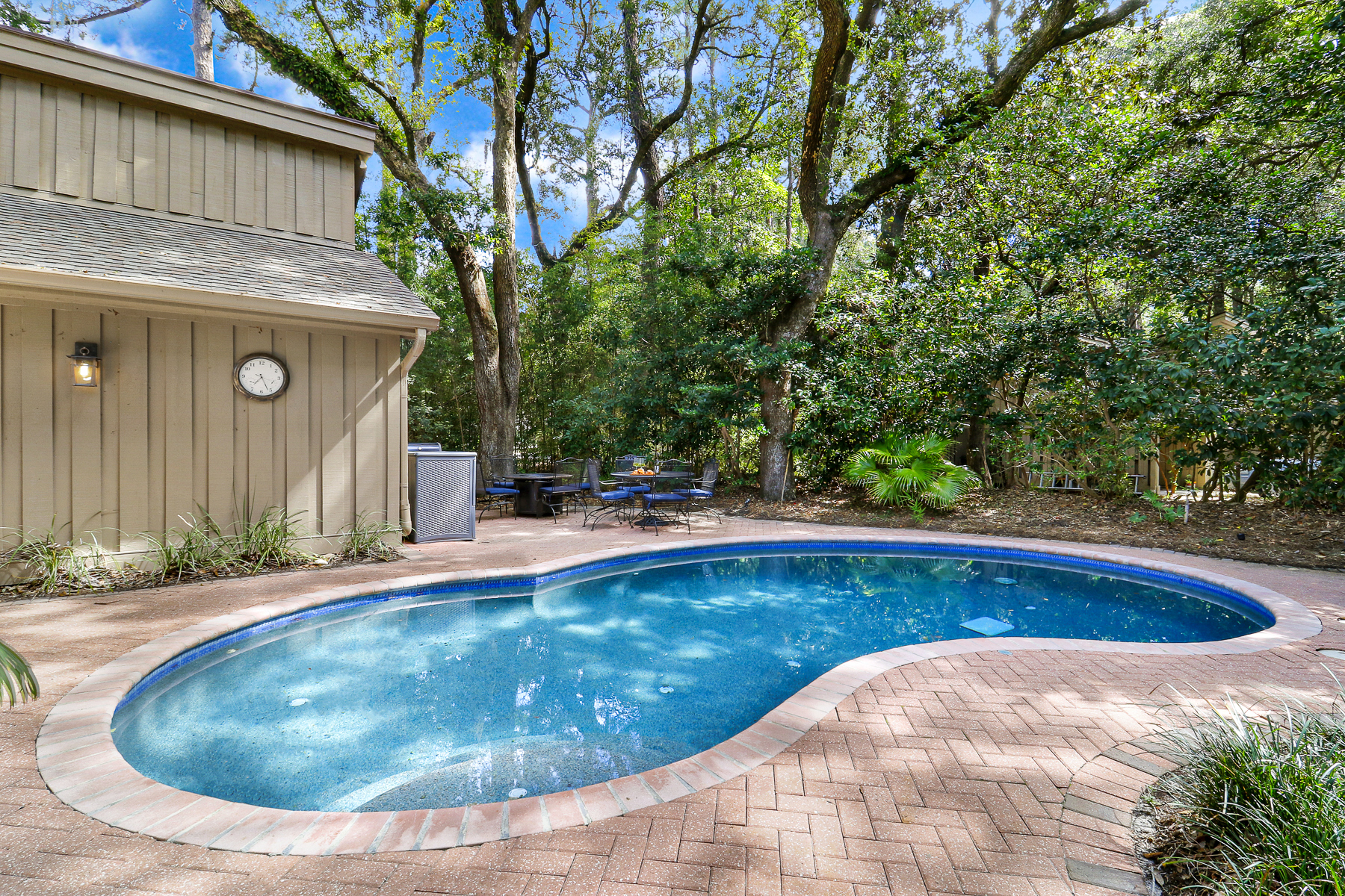 10 Battery | Private backyard oasis w/ pool & grill