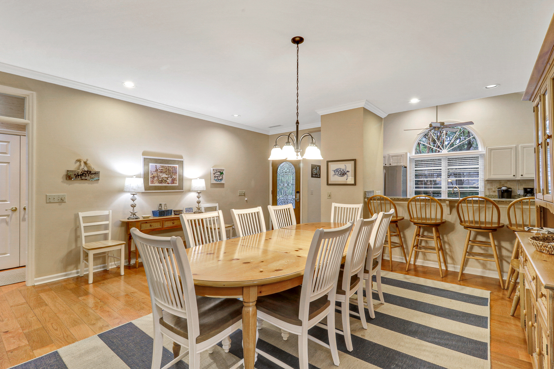 4 East Garrison | Dining area w/ seating for 8