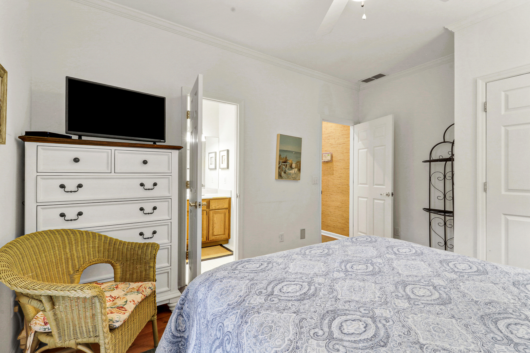 4 East Garrison | Bedroom 2 queen bed & ensuite bathroom