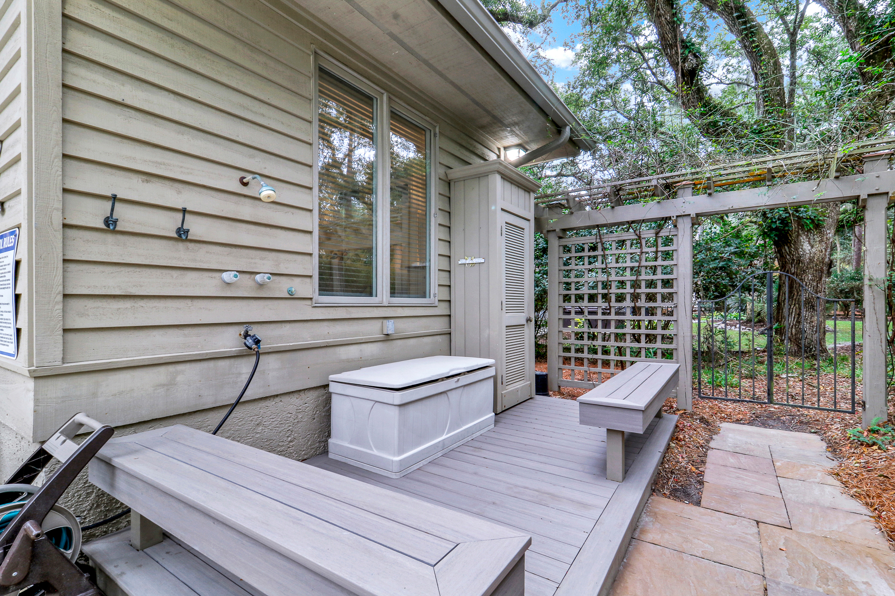 4 East Garrison | Outdoor shower