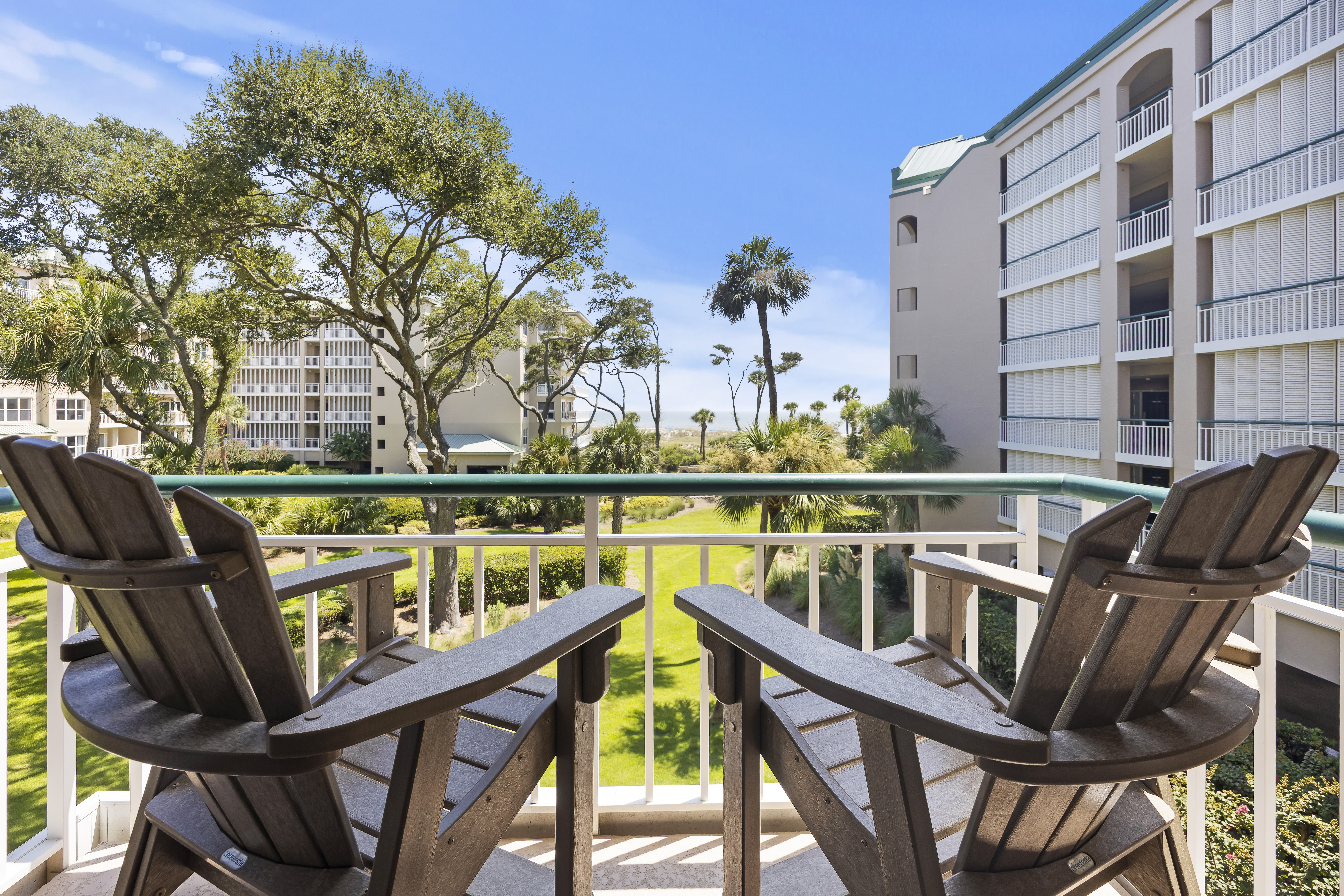 4202 Windsor | Breathtaking balcony views 