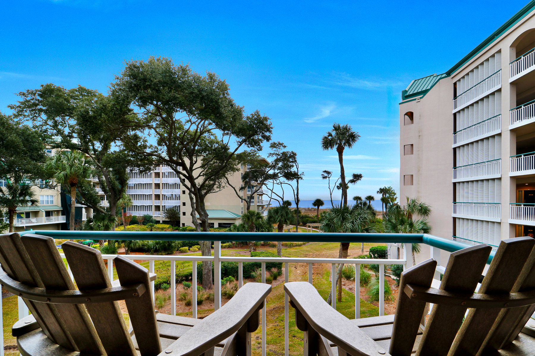 4202 Windsor | Breathtaking balcony views 