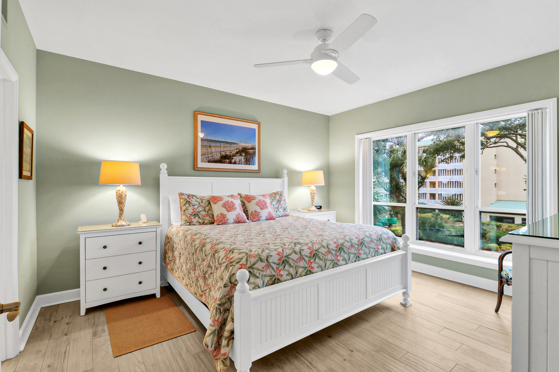 4202 Windsor | Bedroom 1 King bed w/ ocean views