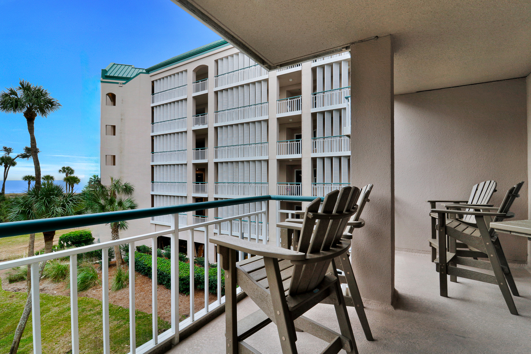 4202 Windsor | Enjoy views of the Atlantic