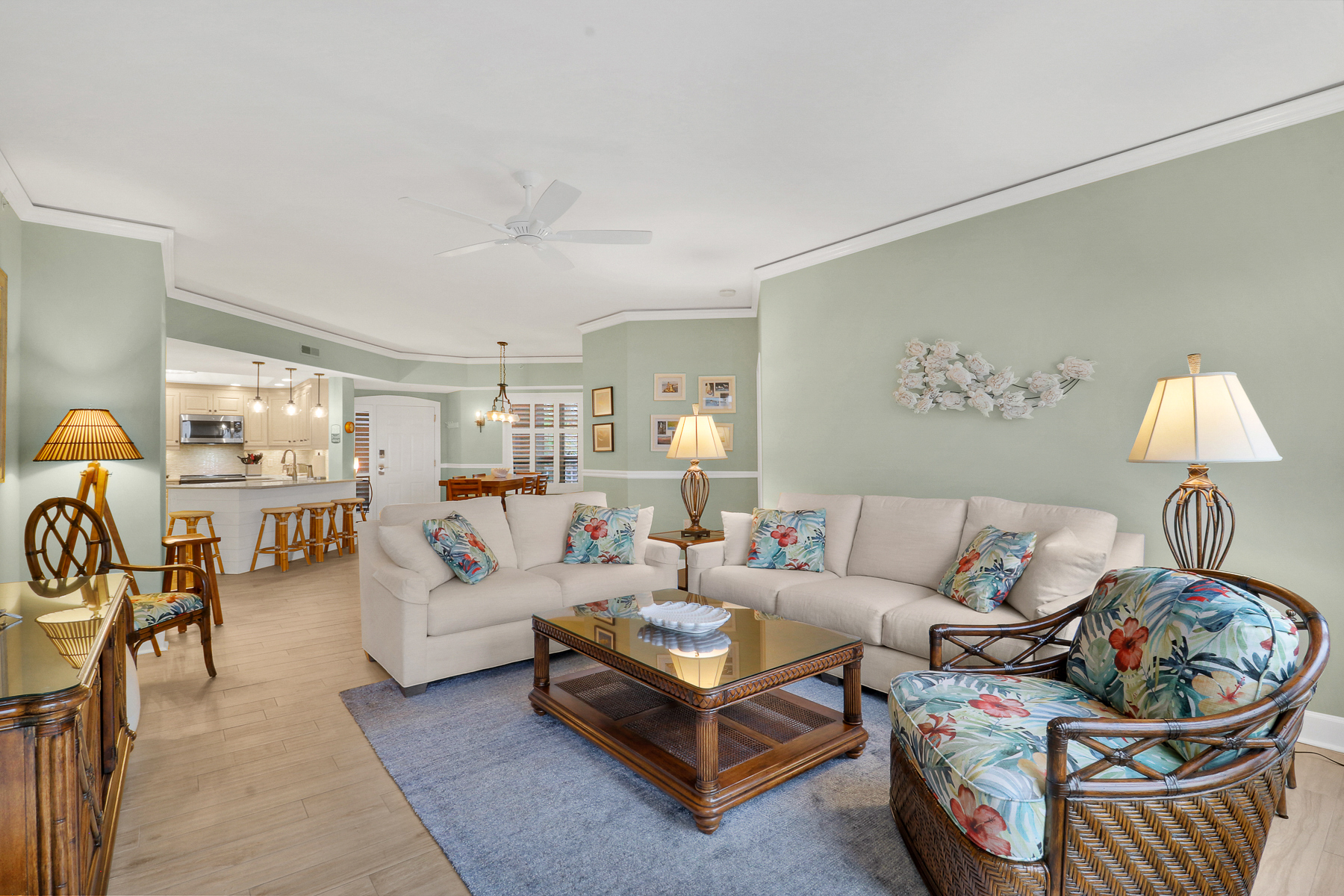 4202 Windsor | Spacious living room w/ ocean views