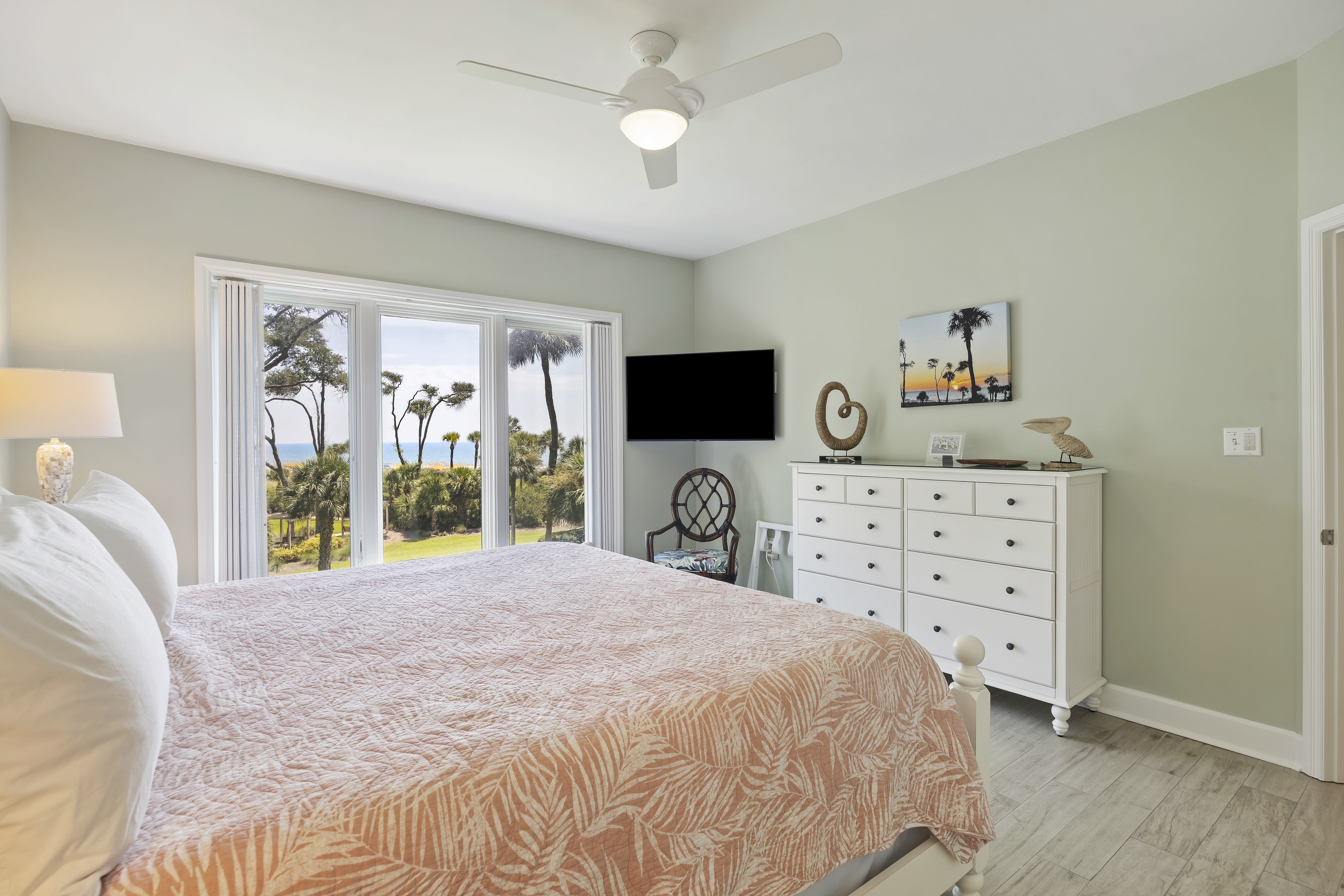 4202 Windsor | Bedroom 1 King bed w/ ocean views