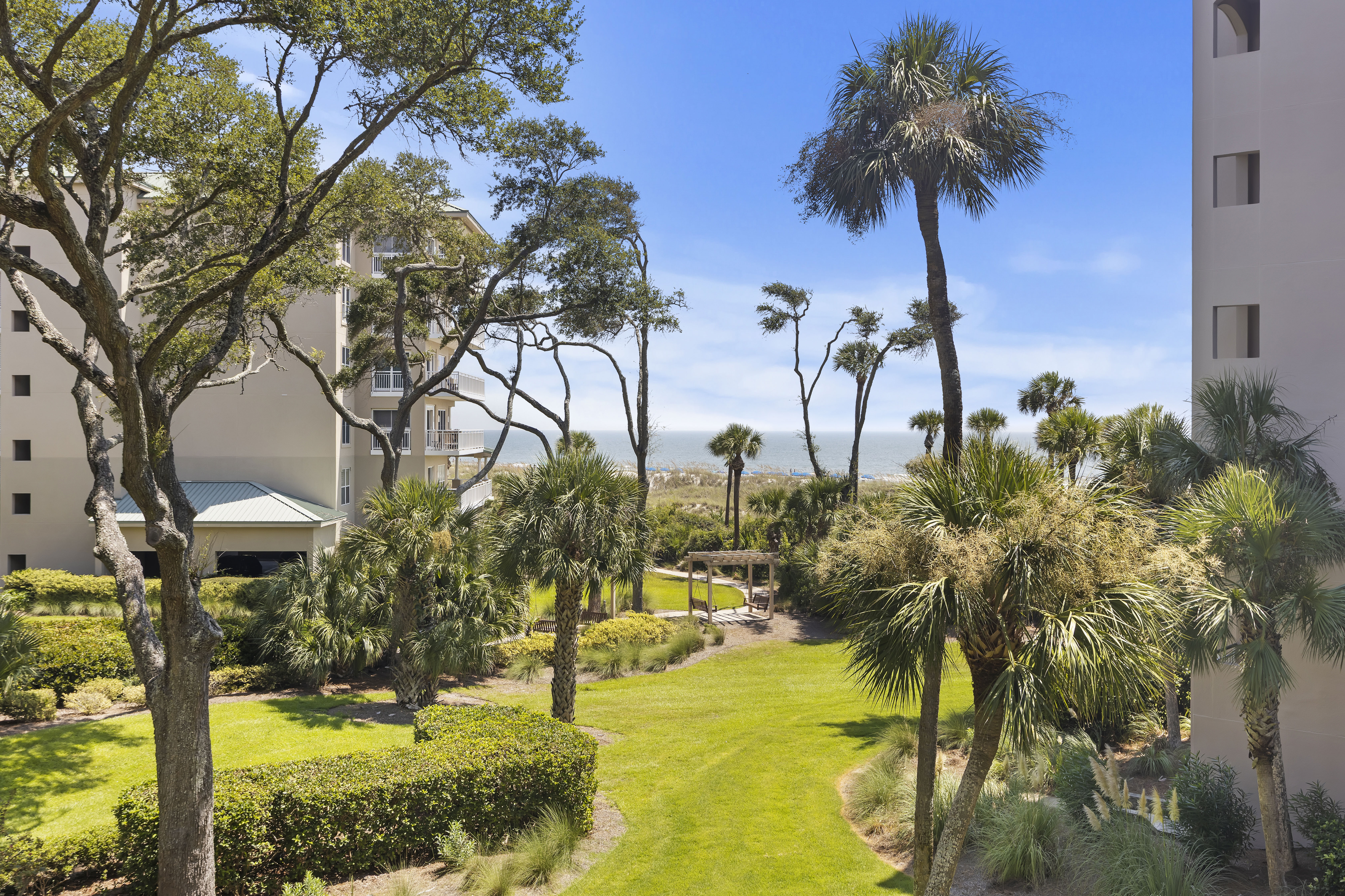 4202 Windsor | Breathtaking balcony views 