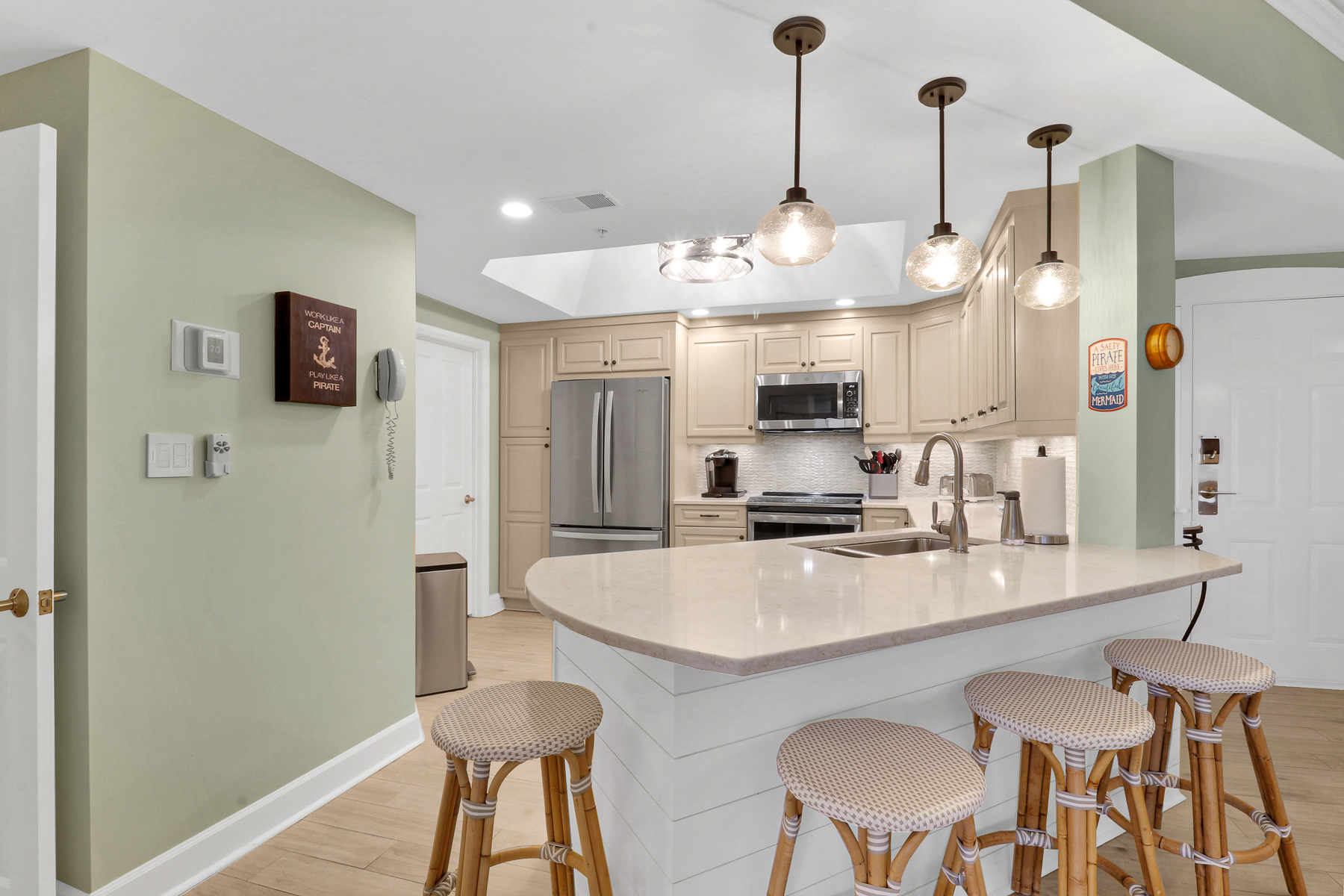 4202 Windsor | Stunning renovated kitchen