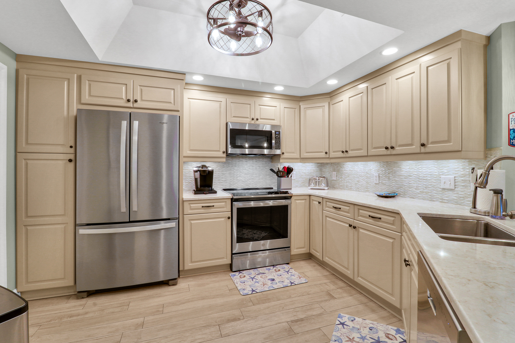4202 Windsor | Stunning renovated kitchen