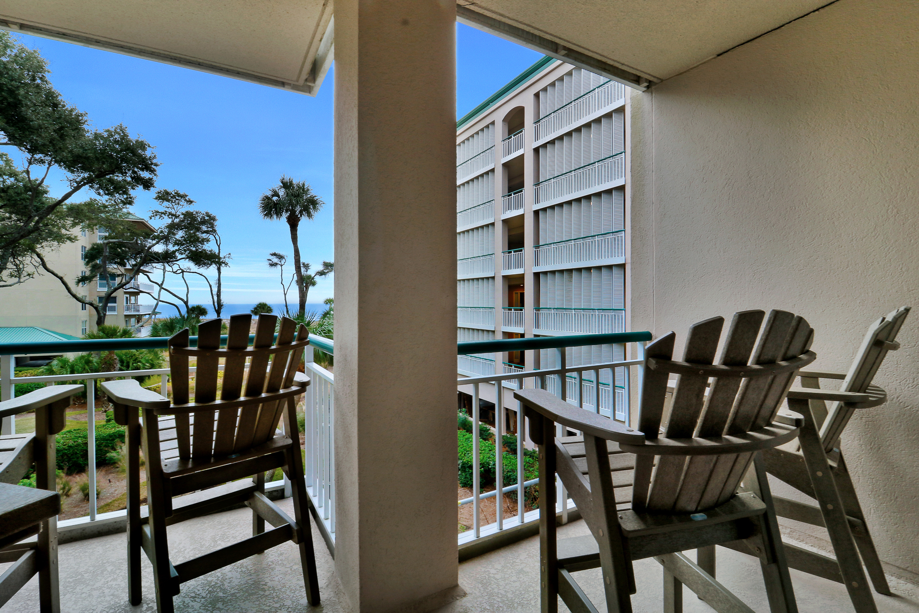 4202 Windsor | Breathtaking balcony views 