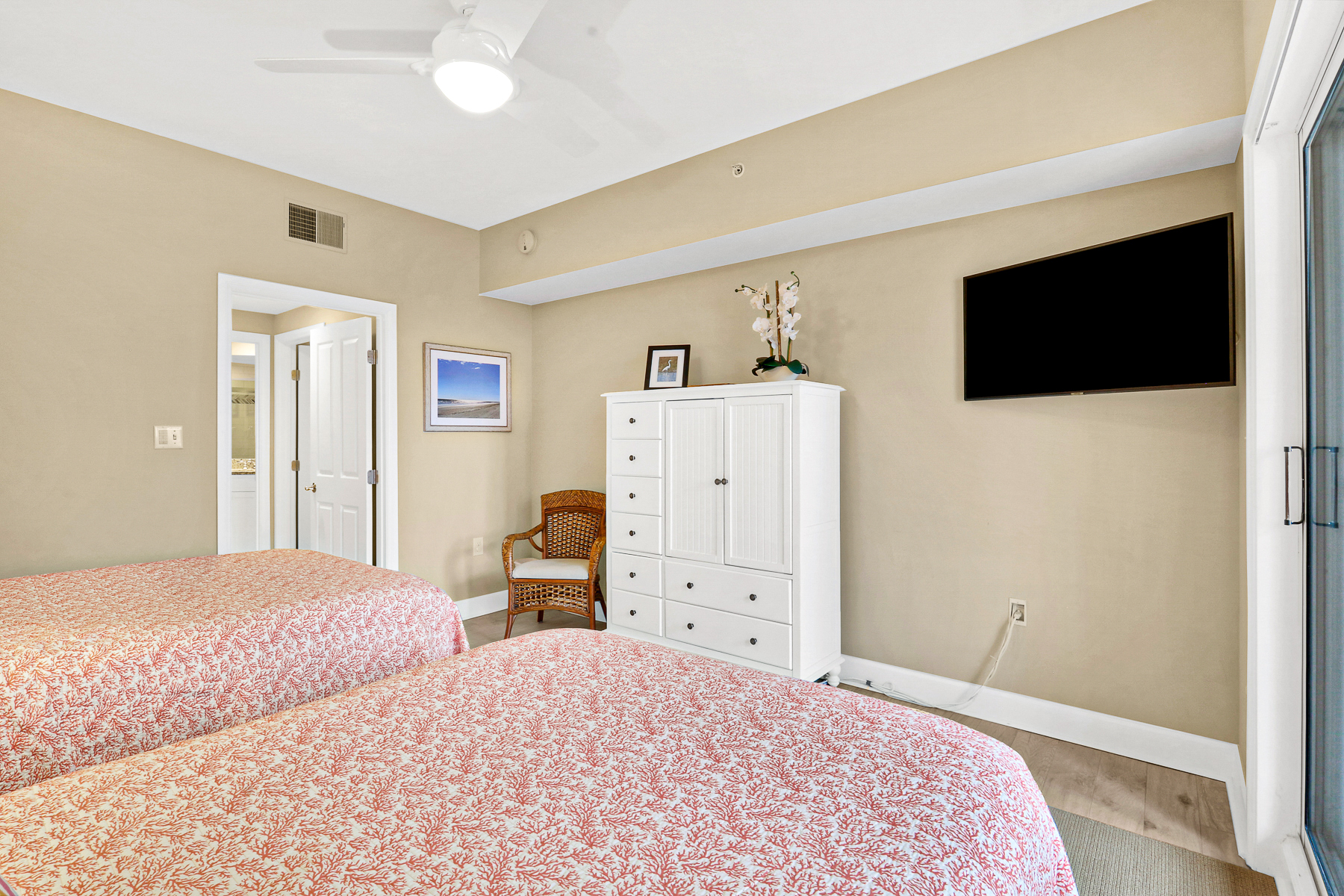 4202 Windsor | Bedroom 2 2 Full Beds & ocean views