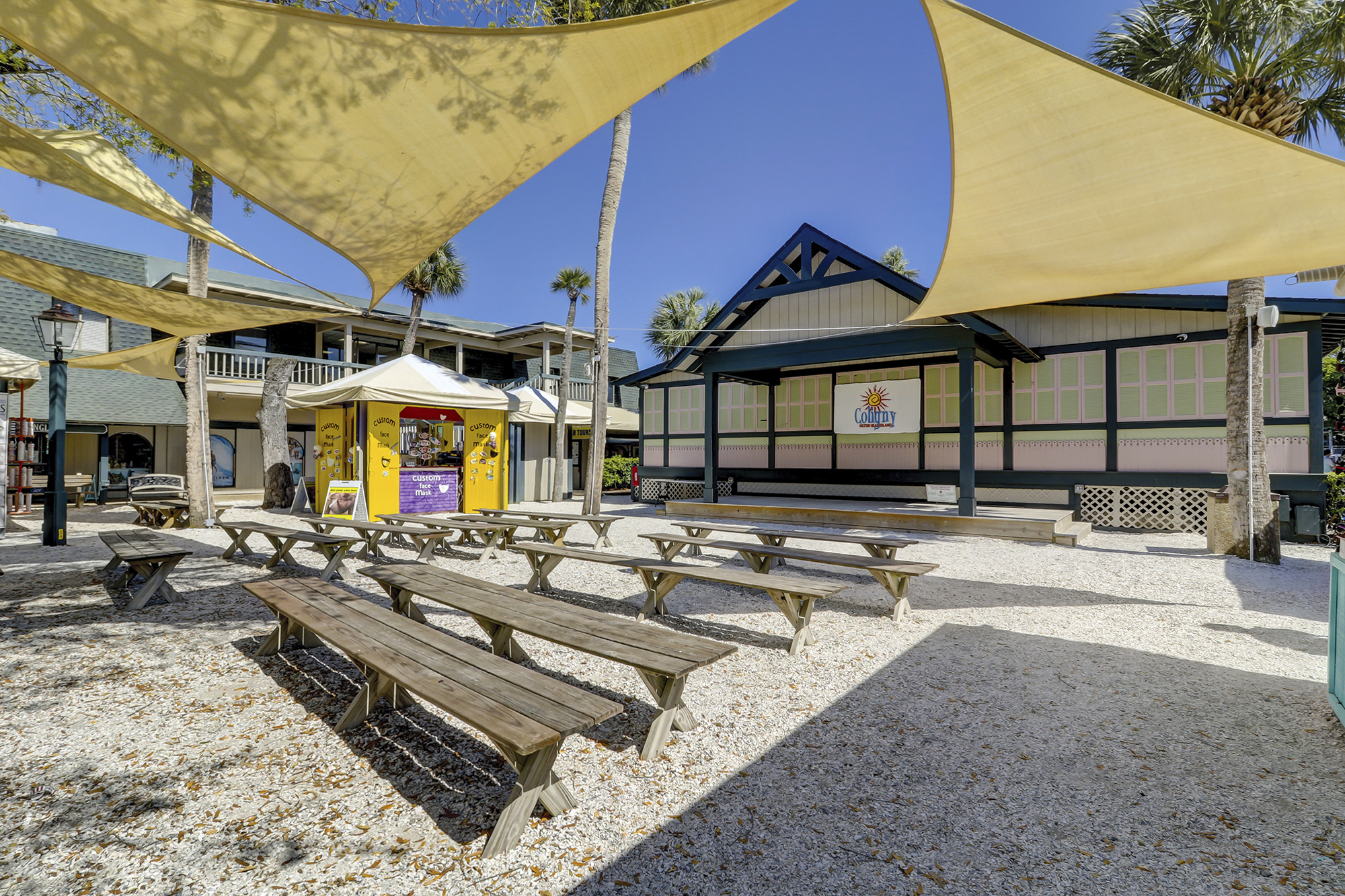 66 Dune Lane | Shop & Dine at Coligny Plaza