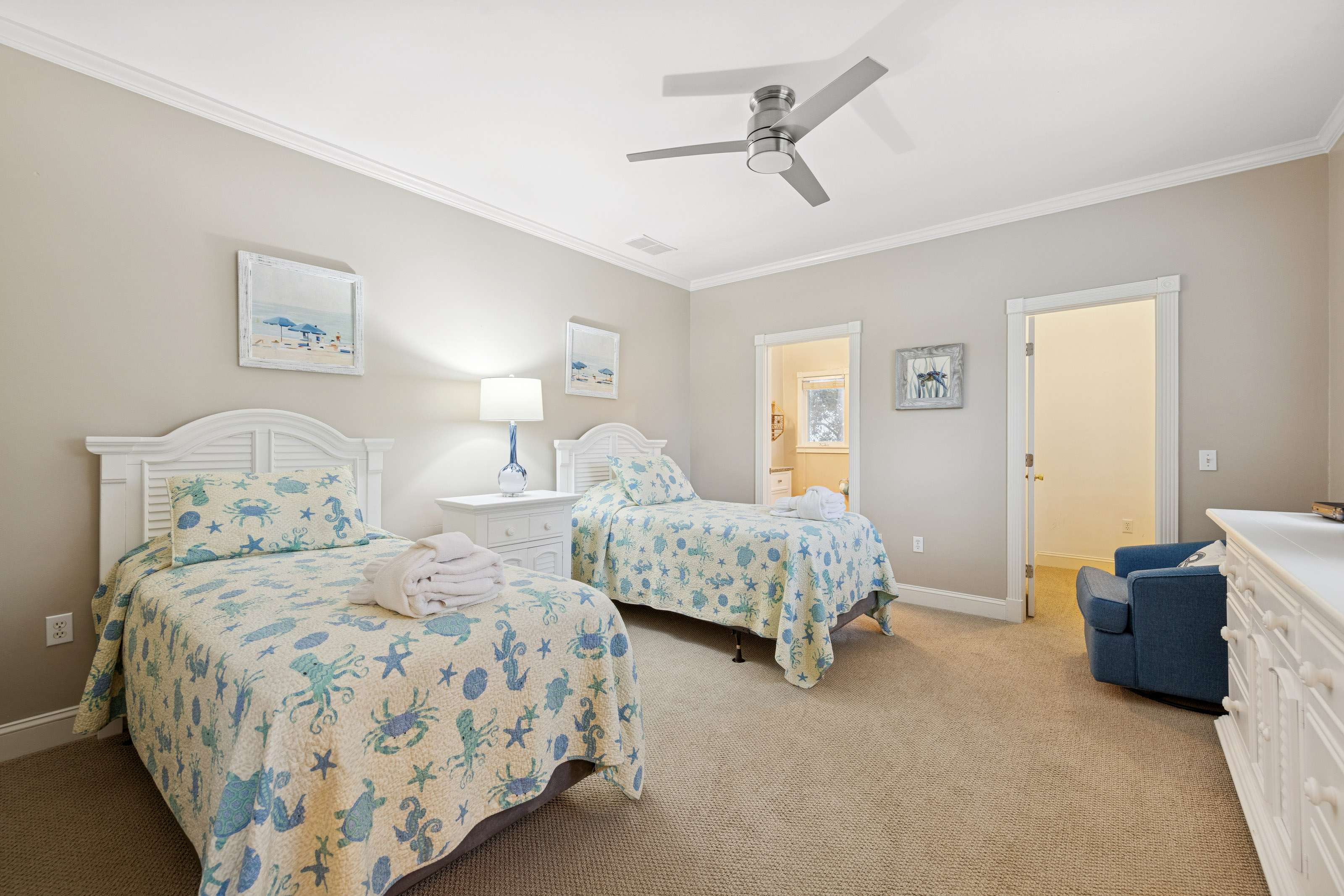 66 Dune Lane | Bedroom 3, 2 twin beds w/ ensuite bathroom