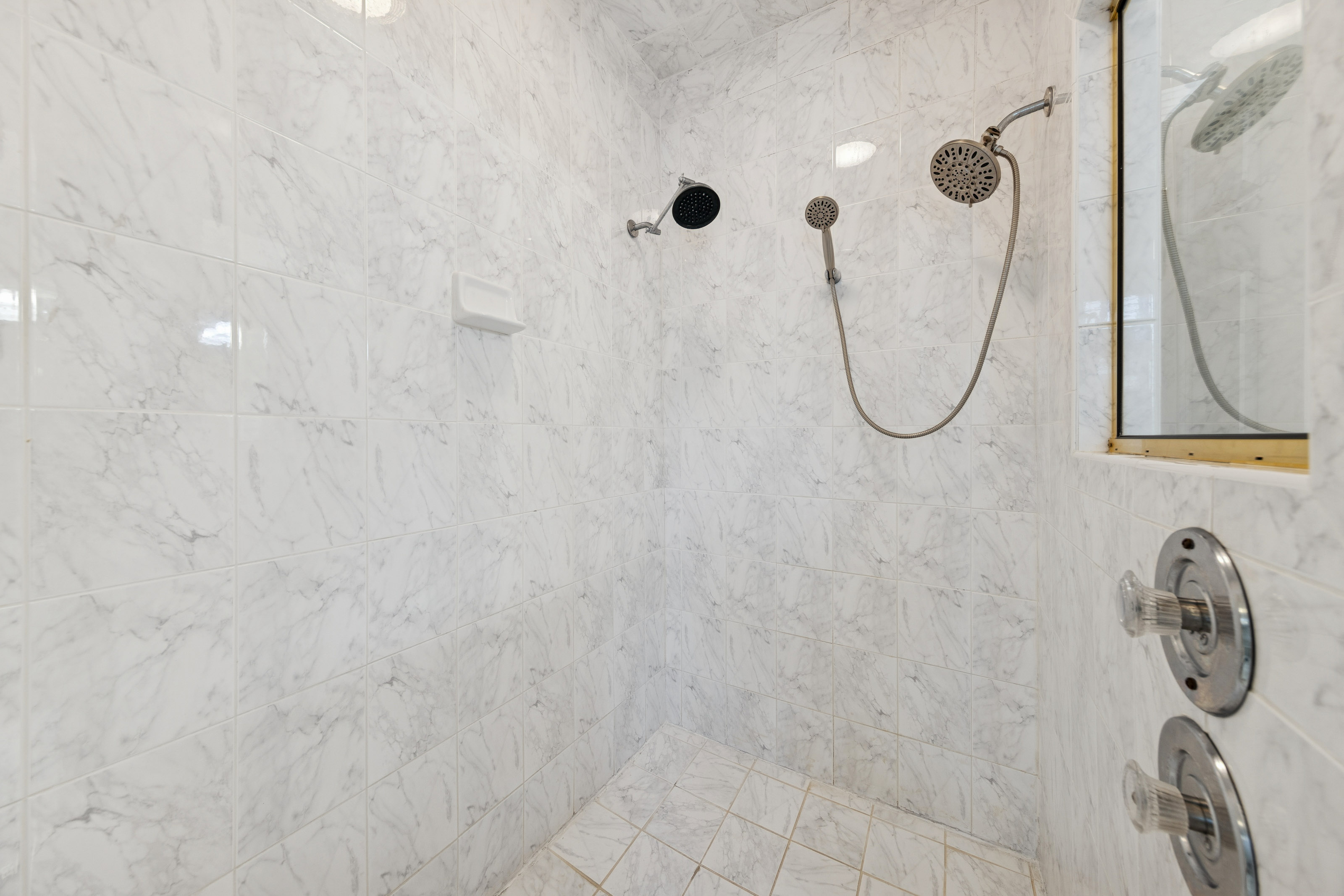 66 Dune Lane | Bedroom 5 ensuite bathroom