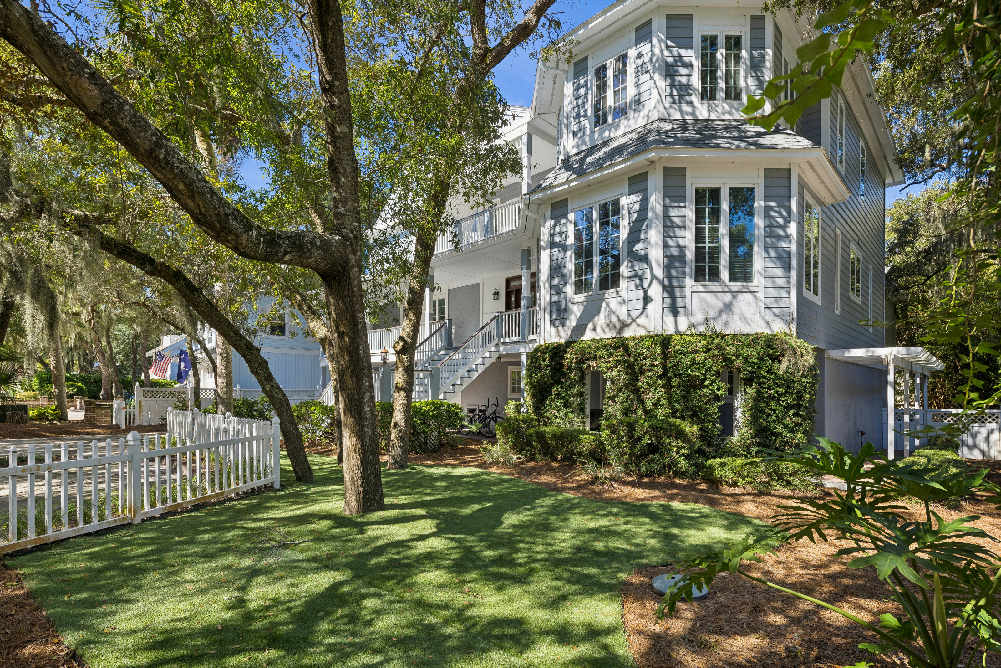 66 Dune Lane | Front of House