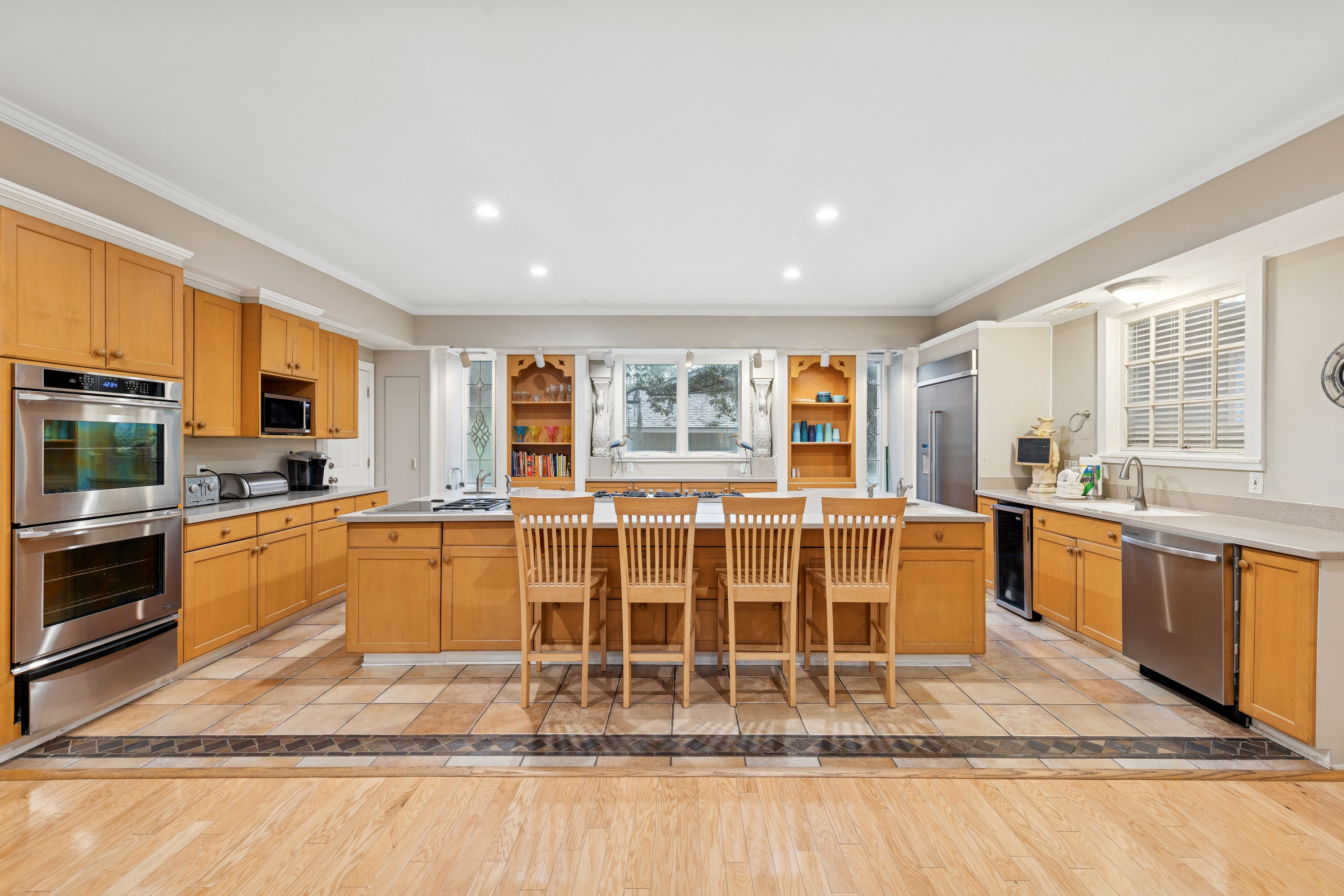66 Dune Lane | Kitchen w large island & extra seating