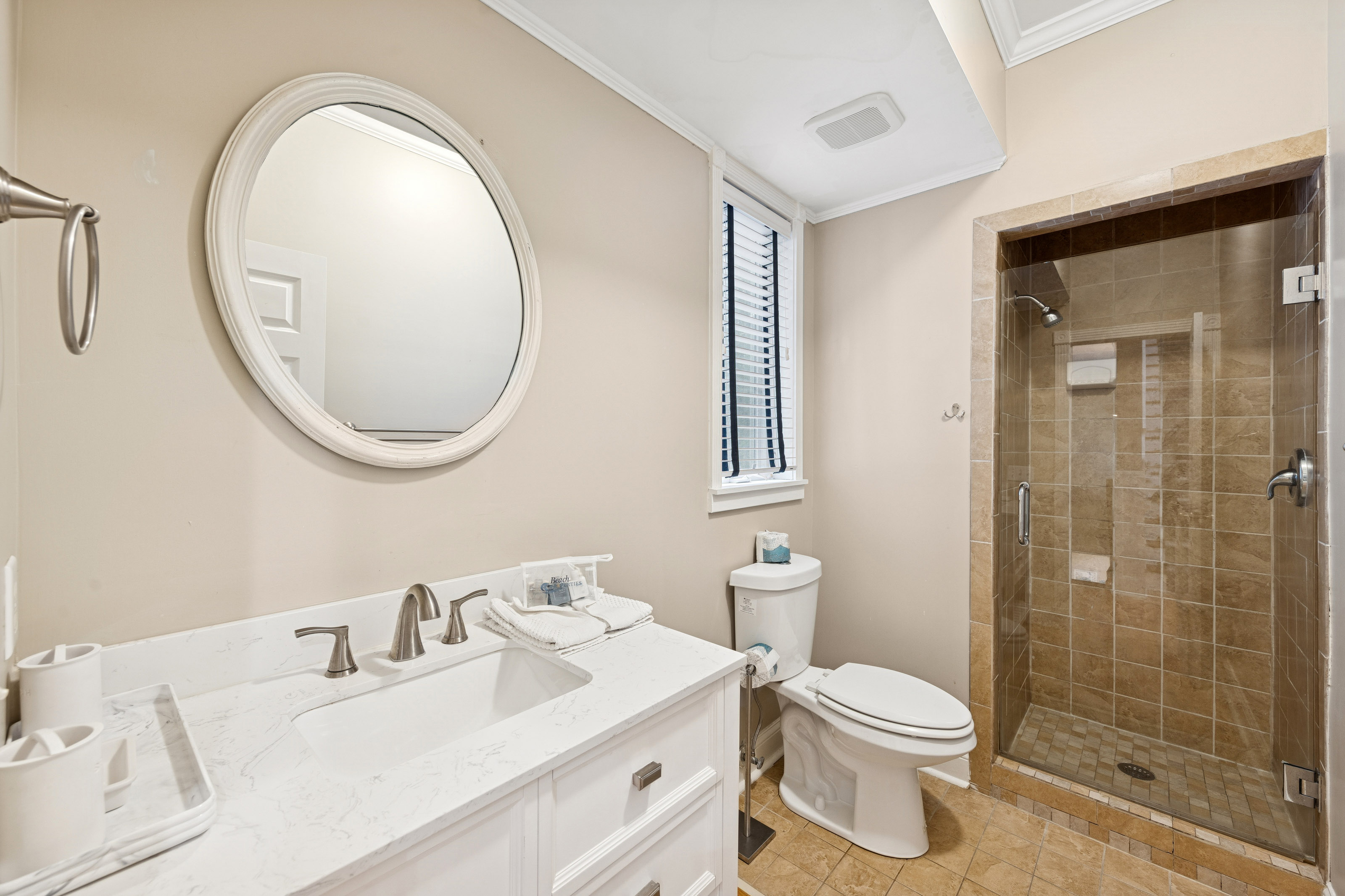 66 Dune Lane | First floor full bathroom w/ shower