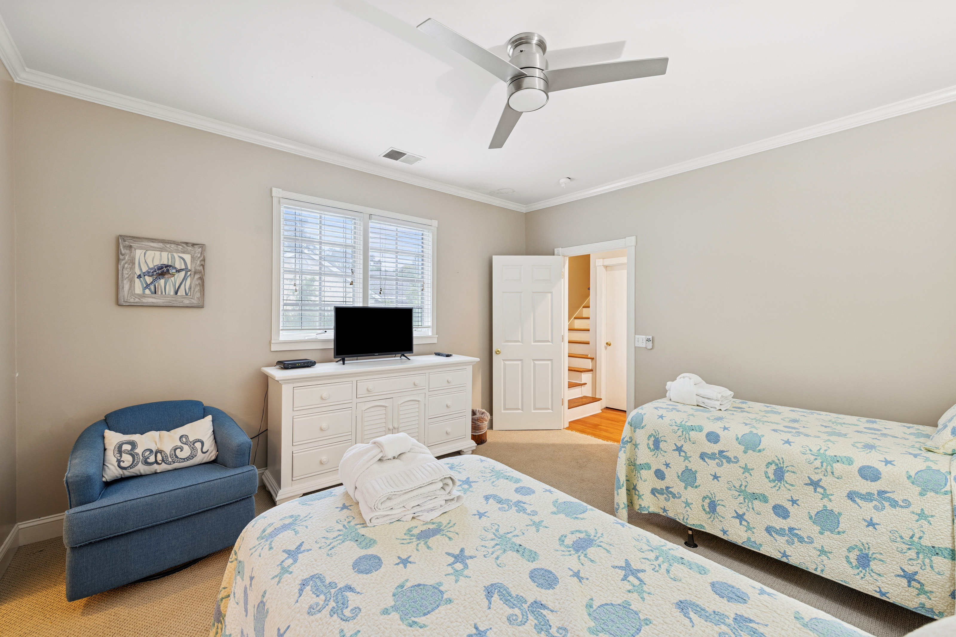 66 Dune Lane | Bedroom 3, 2 twin beds w/ ensuite bathroom