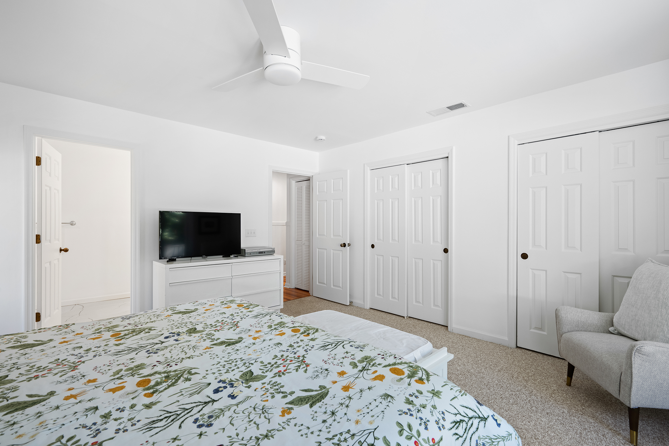 28 Battery Road | Bedroom 2 Queen Bed