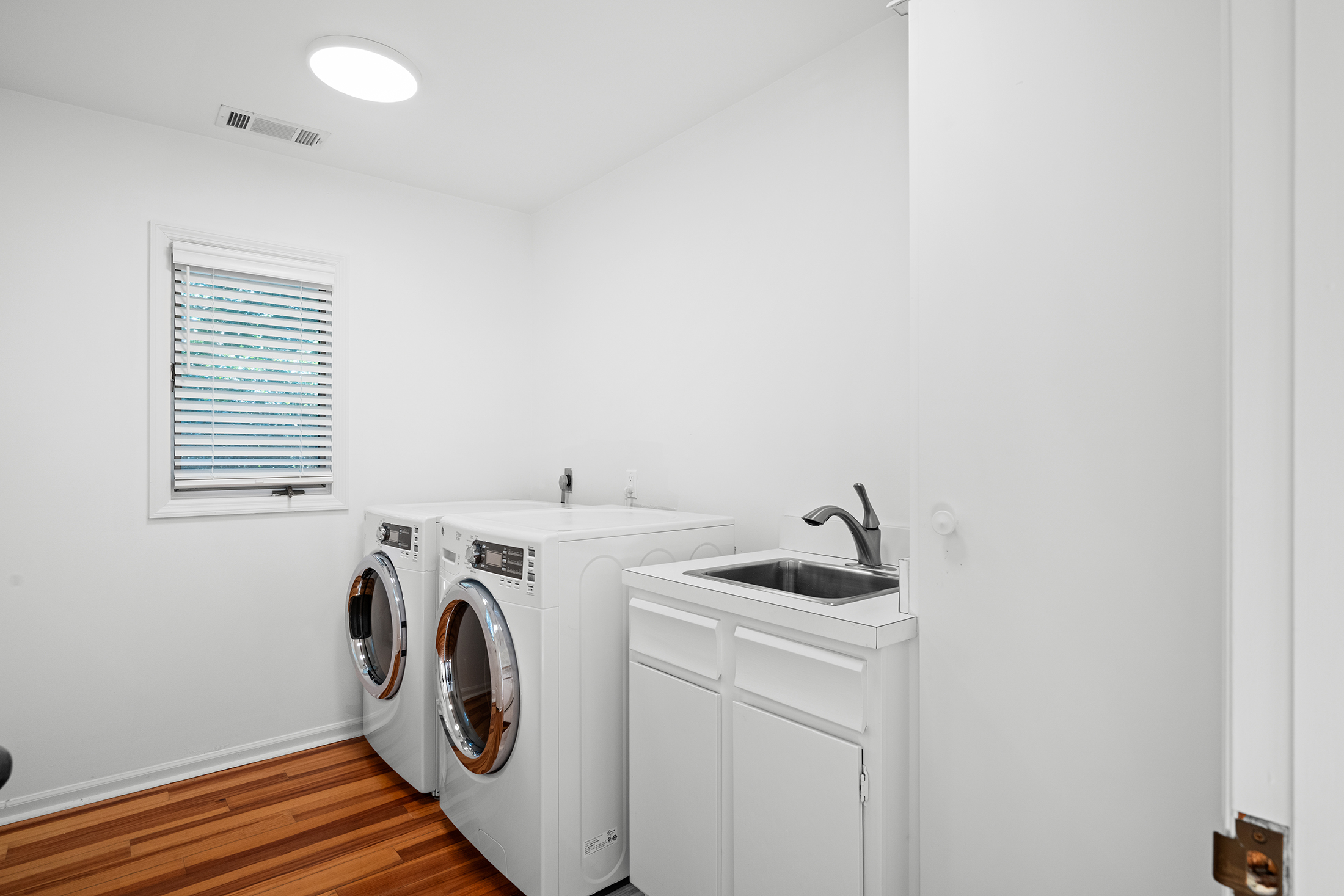 28 Battery Road | Laundry Room