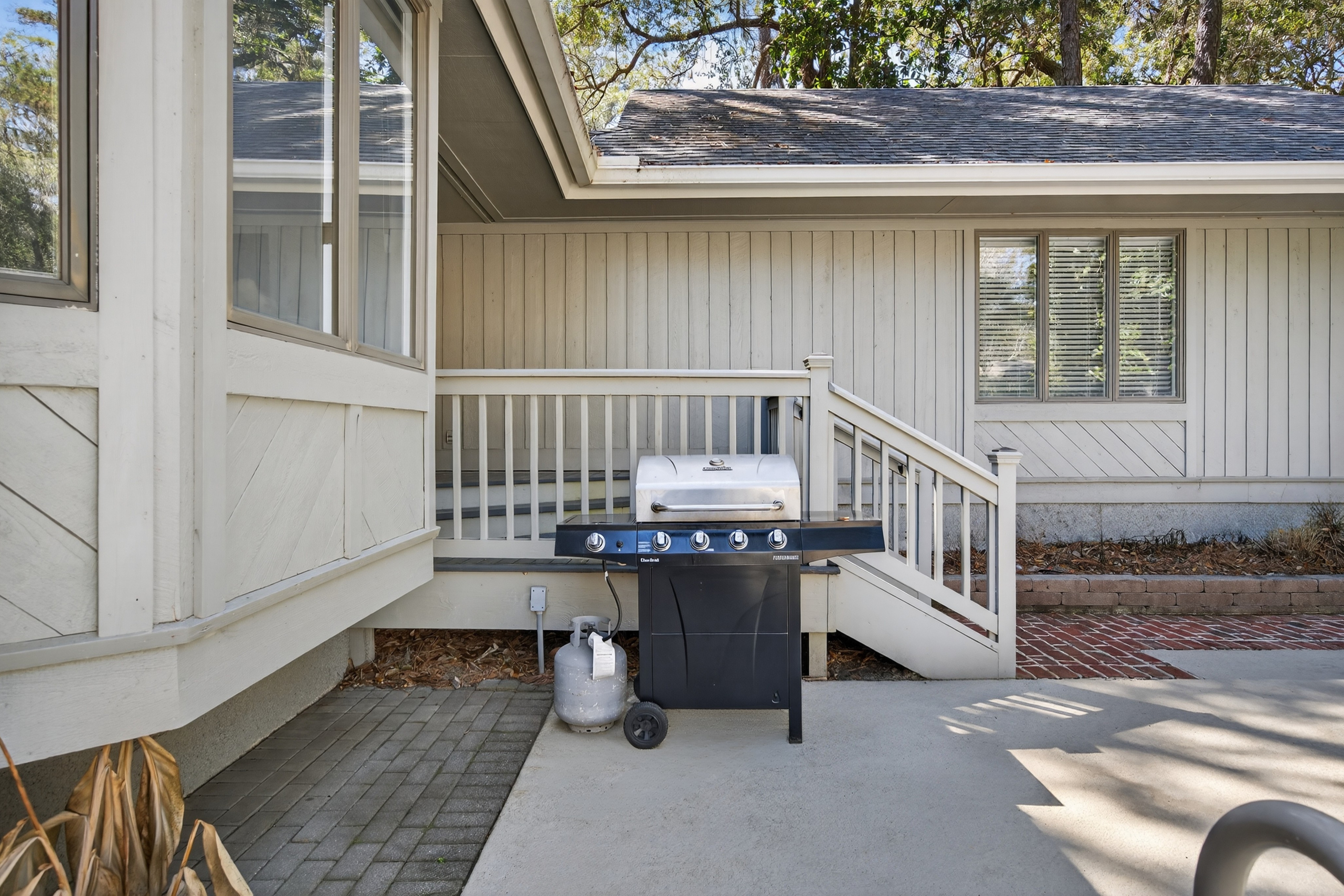 28 Battery Road | Propane Grill