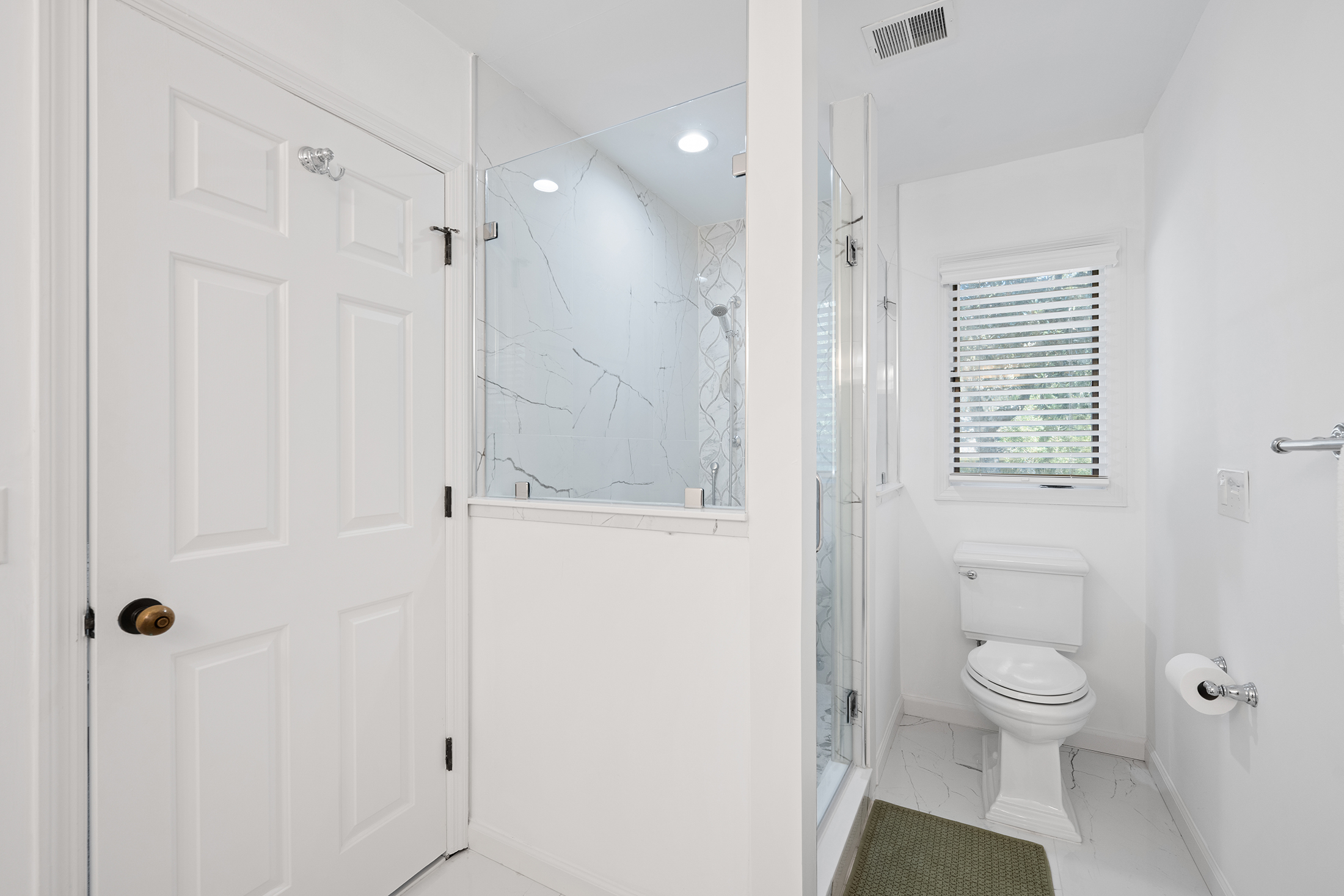 28 Battery Road | Oversized walk-in shower