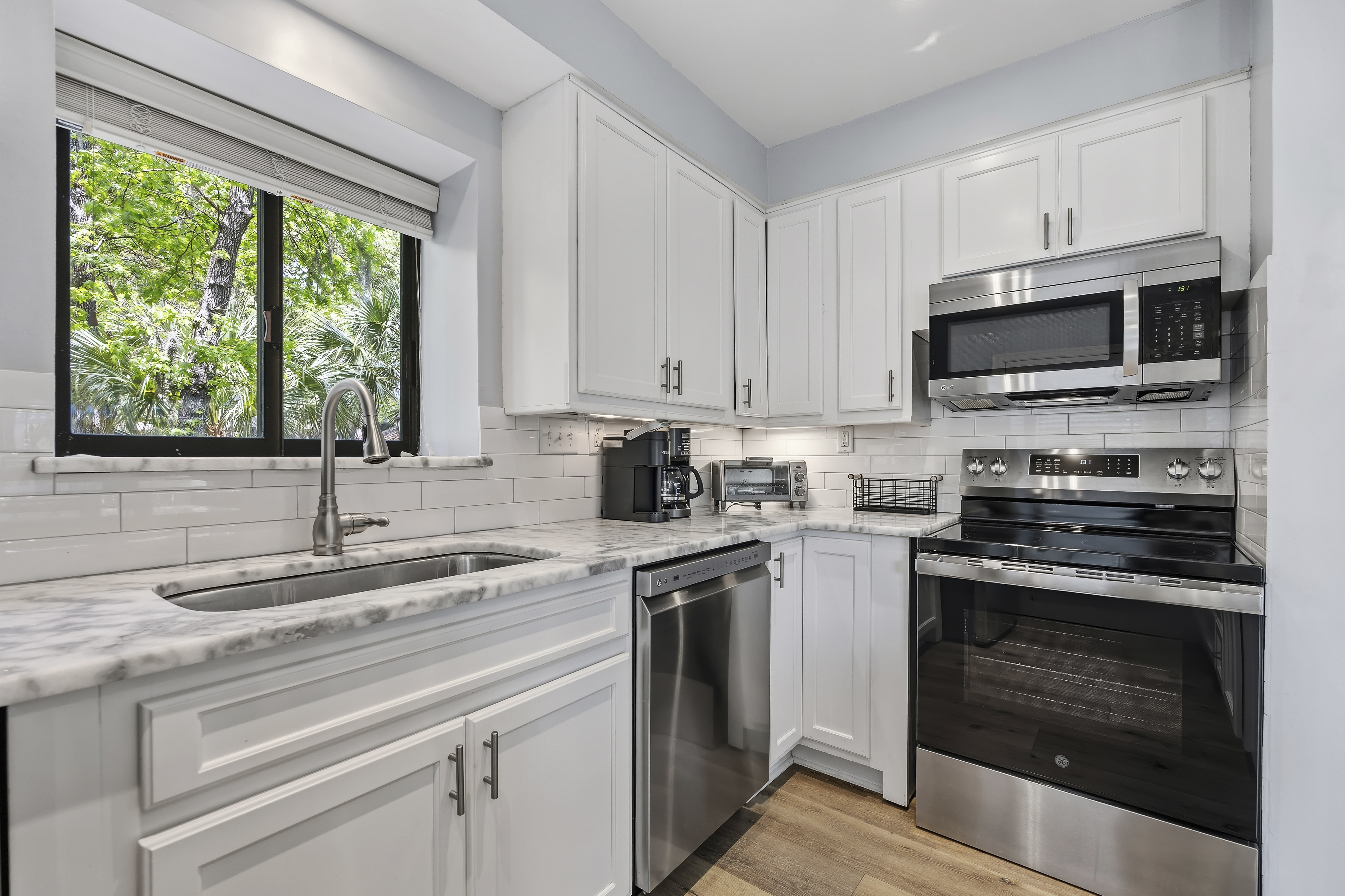 5 Hickory Cove | Stunning Kitchen w/ stainless steel appliances