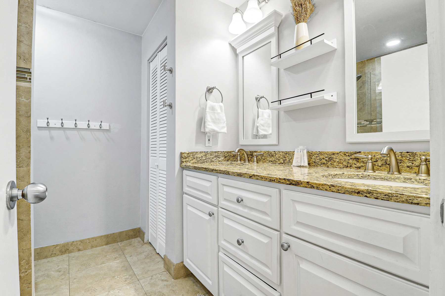677 Queens Grant | Bedroom 1 Full Bathroom
