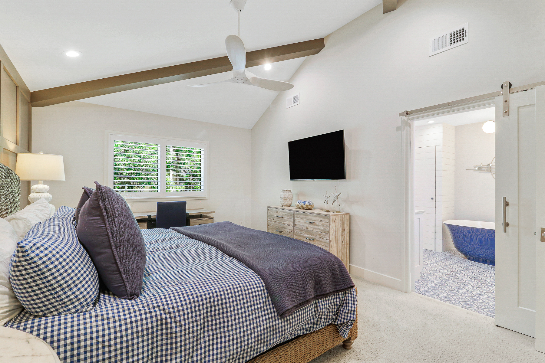 39 Turtle Lane | Bedroom 1 w/ king bed and ensuite bathroom