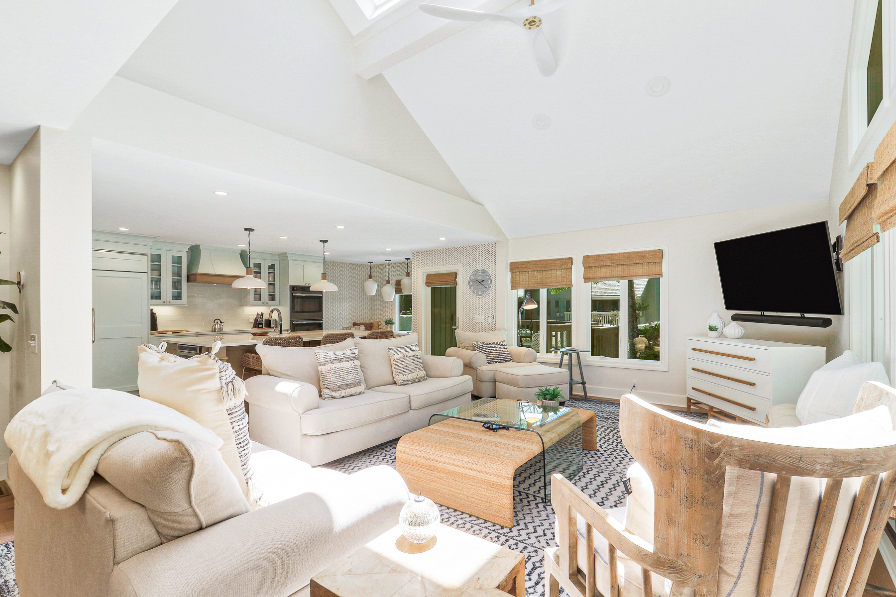 39 Turtle Lane | Stylish and spacious living room