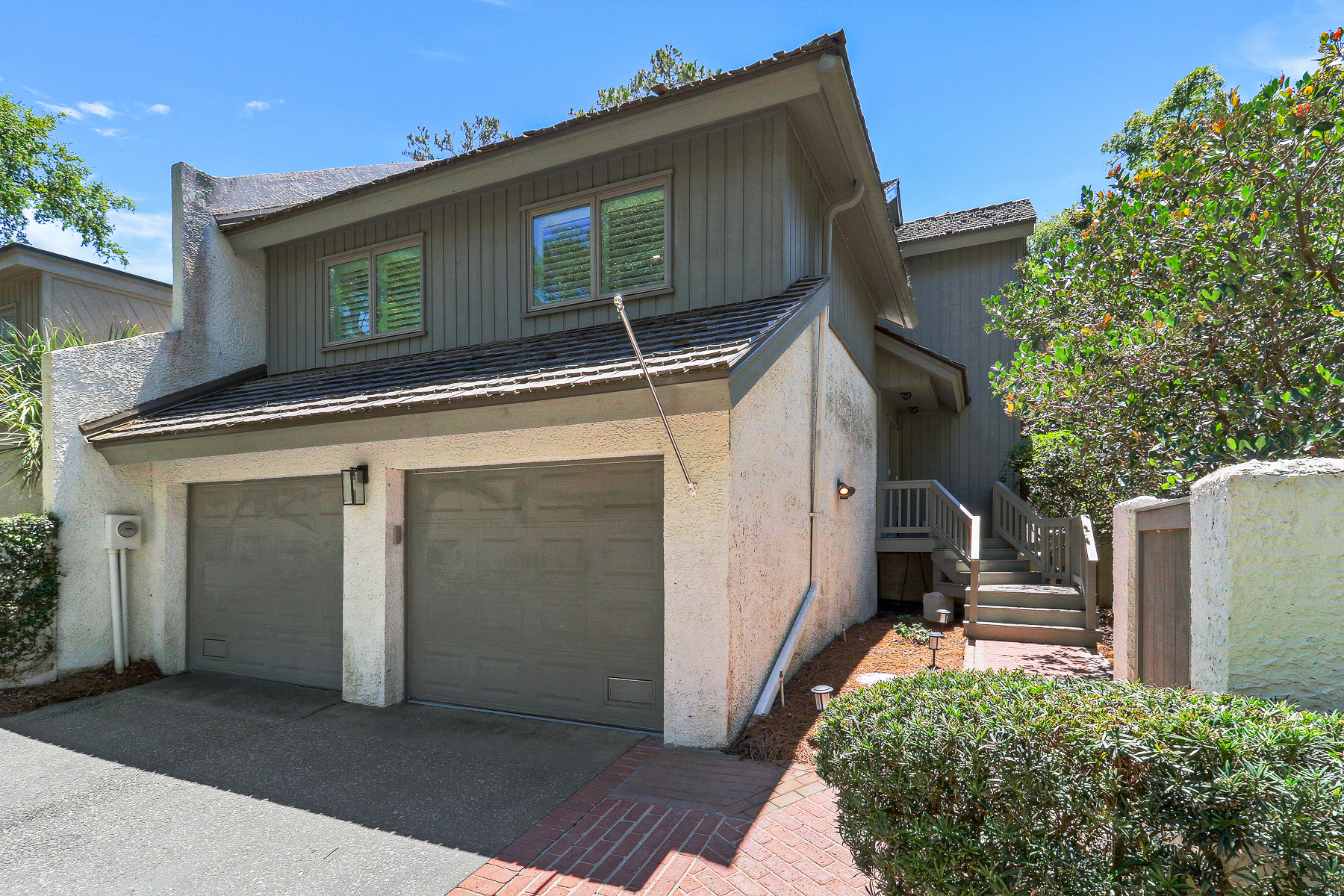 39 Turtle Lane | Front of property w/ 2 car garage