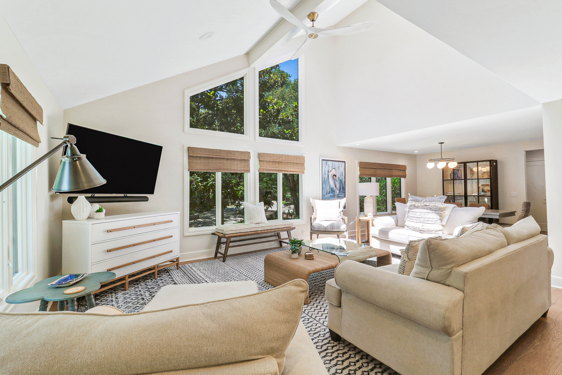 39 Turtle Lane | Stylish and spacious living room