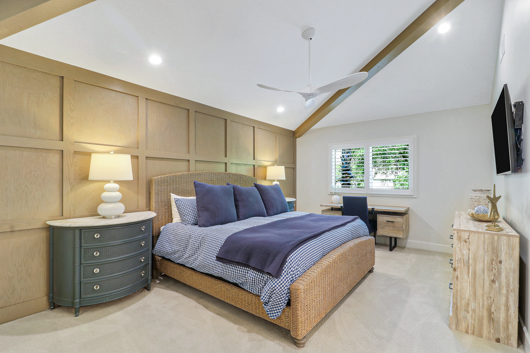 39 Turtle Lane | Bedroom 1 w/ king bed and ensuite bathroom