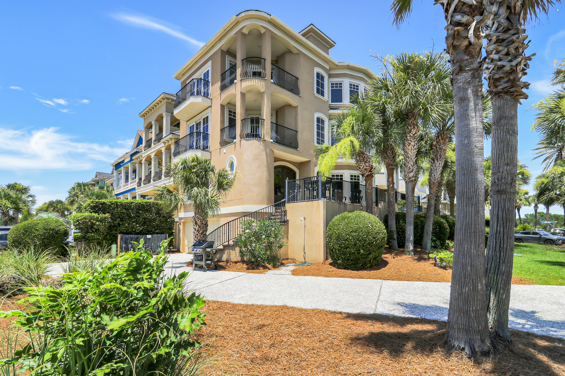 1 Collier Beach Road | Large Driveway, perfect for multi car par