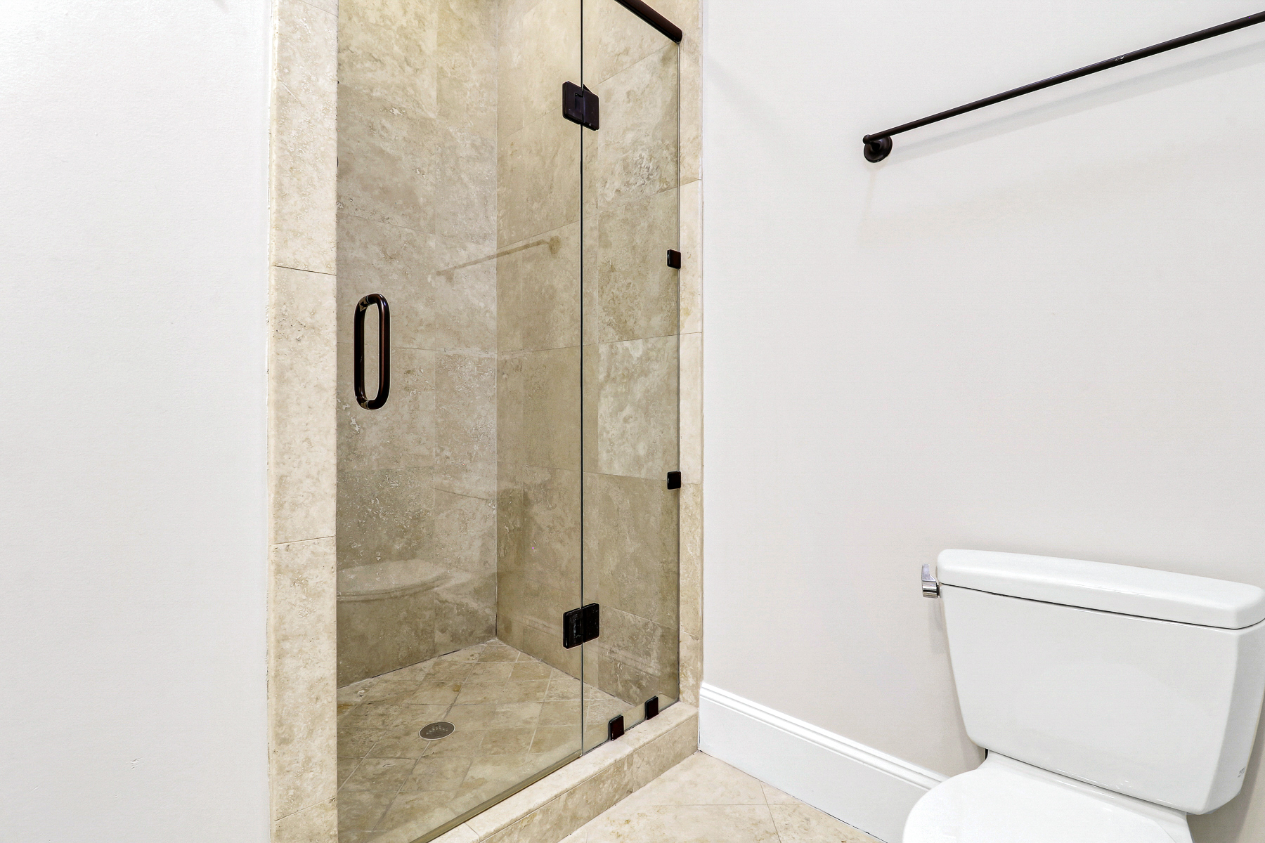1 Collier Beach Road | Bedroom 2 ensuite bathroom