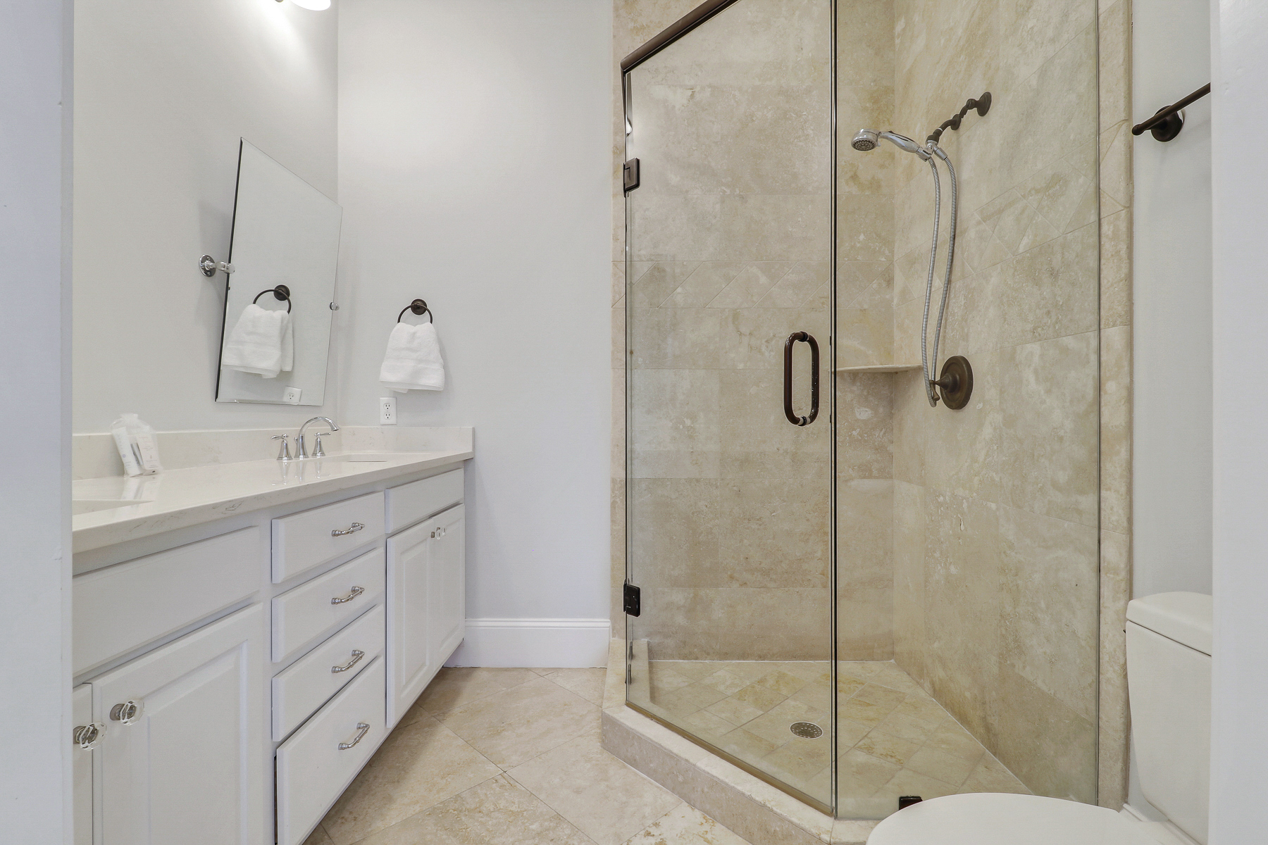 1 Collier Beach | Bedroom 1 ensuite bathroom 