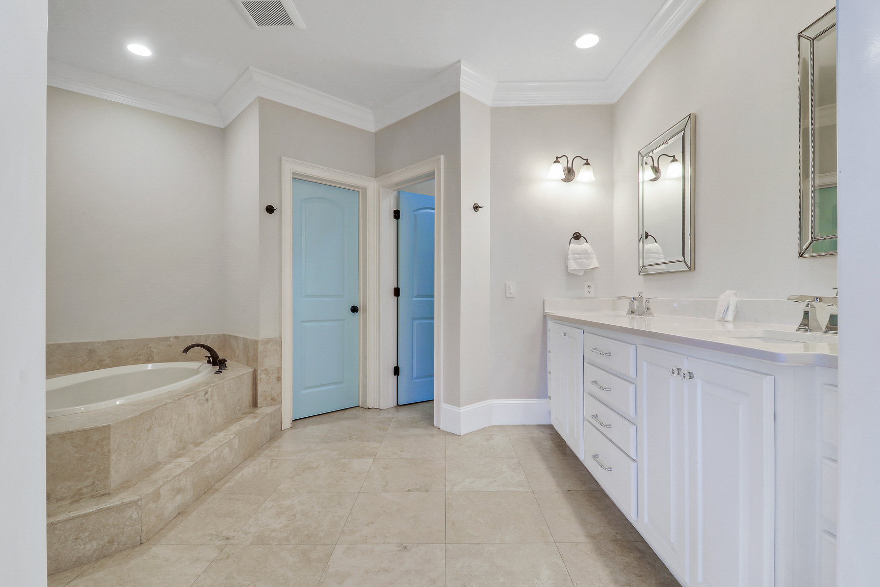 1 Collier Beach Road | Bedroom 5 bathroom w/ tub and shower