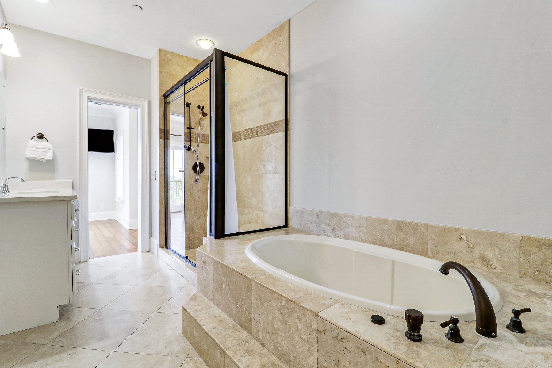 1 Collier Beach Road | Bedroom 4 ensuite bathroom