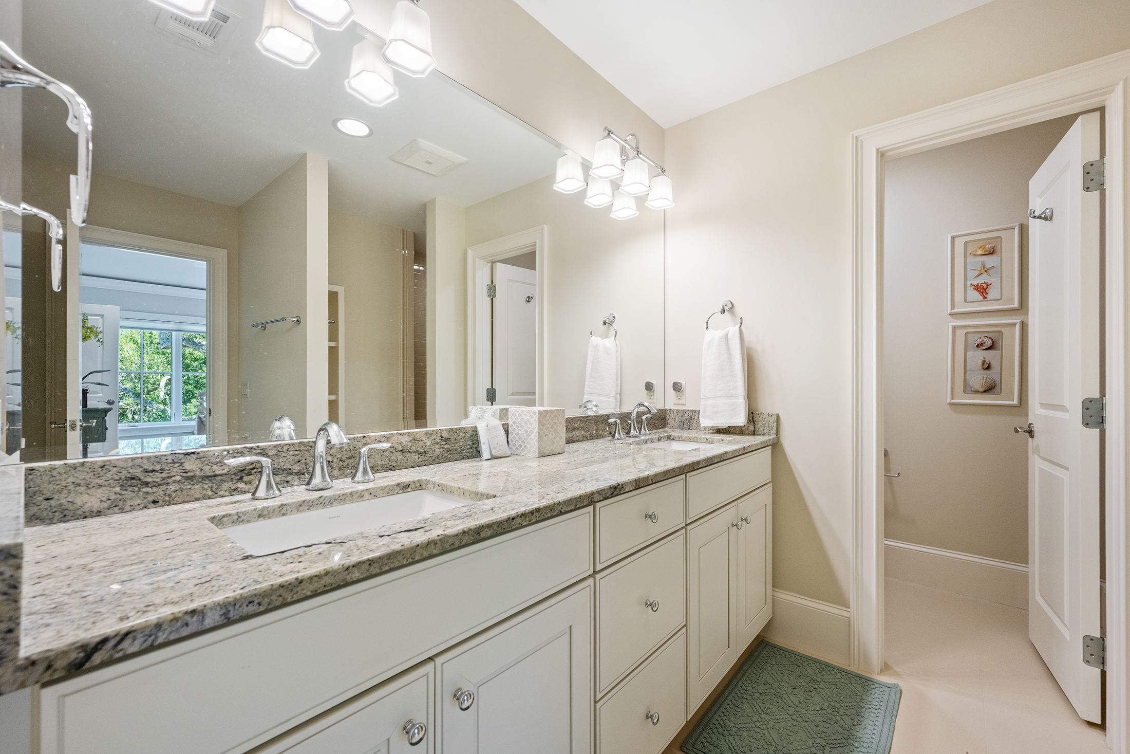 135 Mooring Buoy | Bedroom 4 bathroom w/ walk-in shower