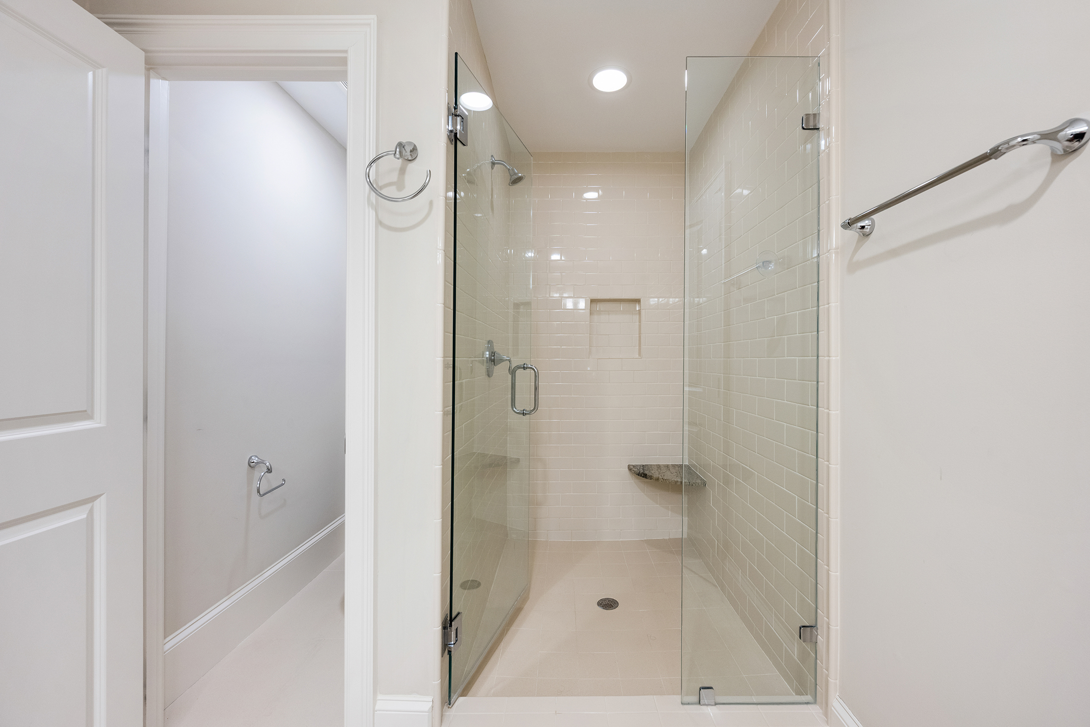 135 Mooring Buoy | Bedroom 3 bathroom w/ walk-in shower