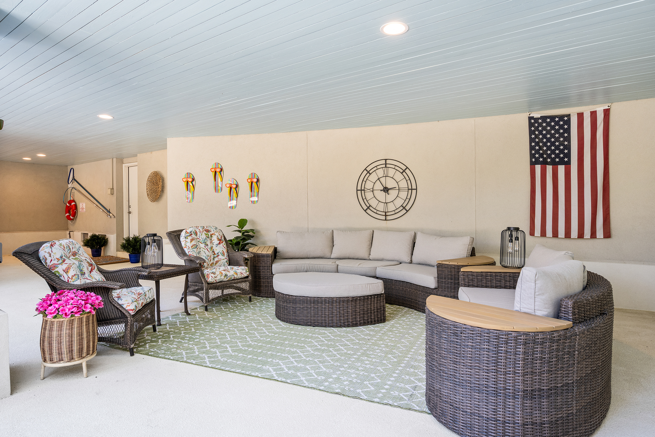 135 Mooring Buoy | Covered back deck area w/ comfortable seating