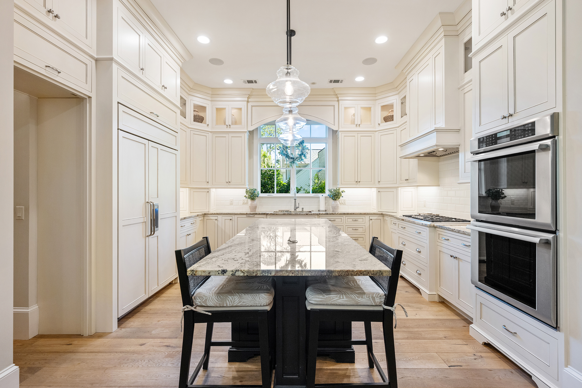 135 Mooring Buoy | Massive kitchen w/ updated appliances