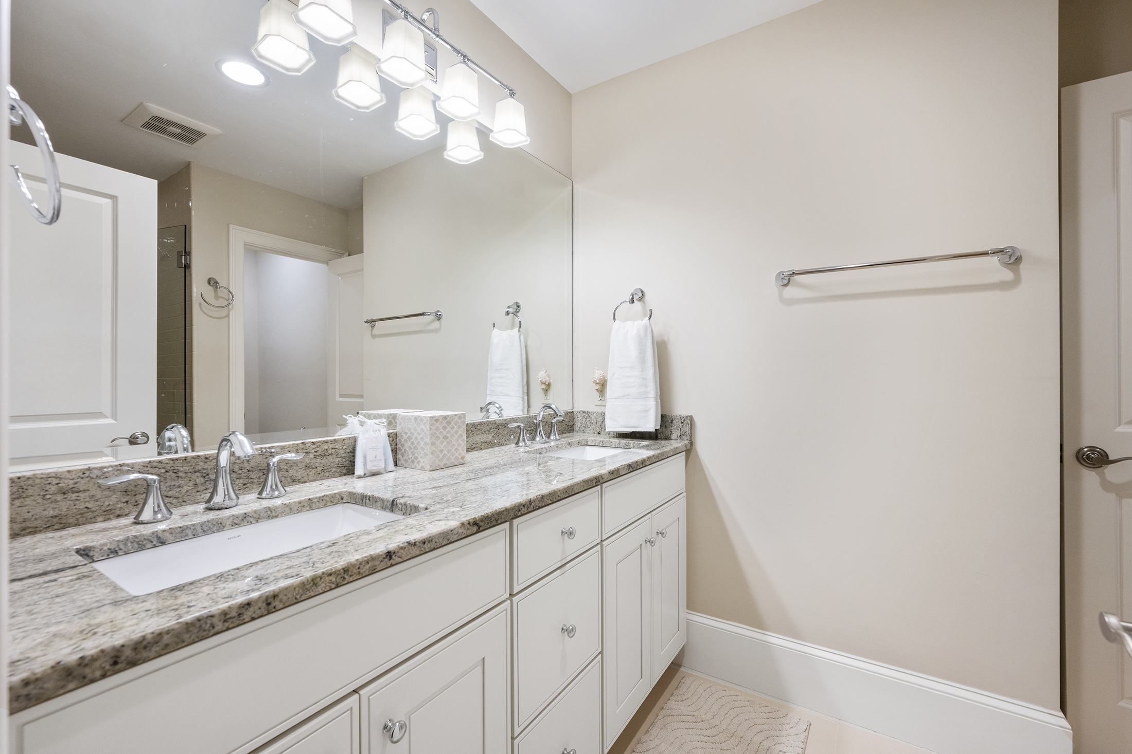 135 Mooring Buoy | Bedroom 3 bathroom w/ walk-in shower
