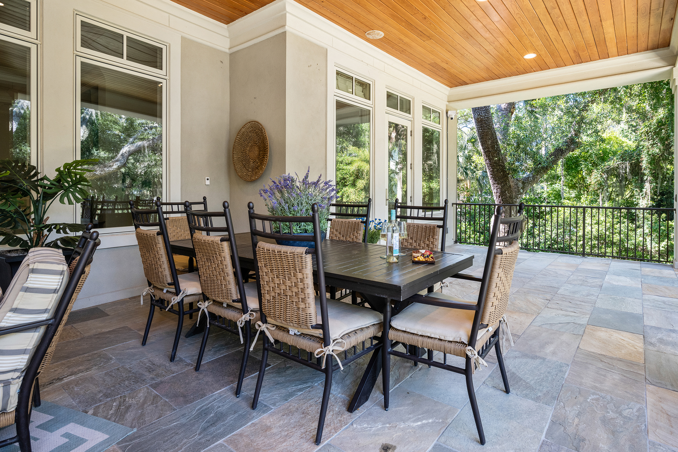 135 Mooring Buoy | Balcony w/ casual seating and dining area for