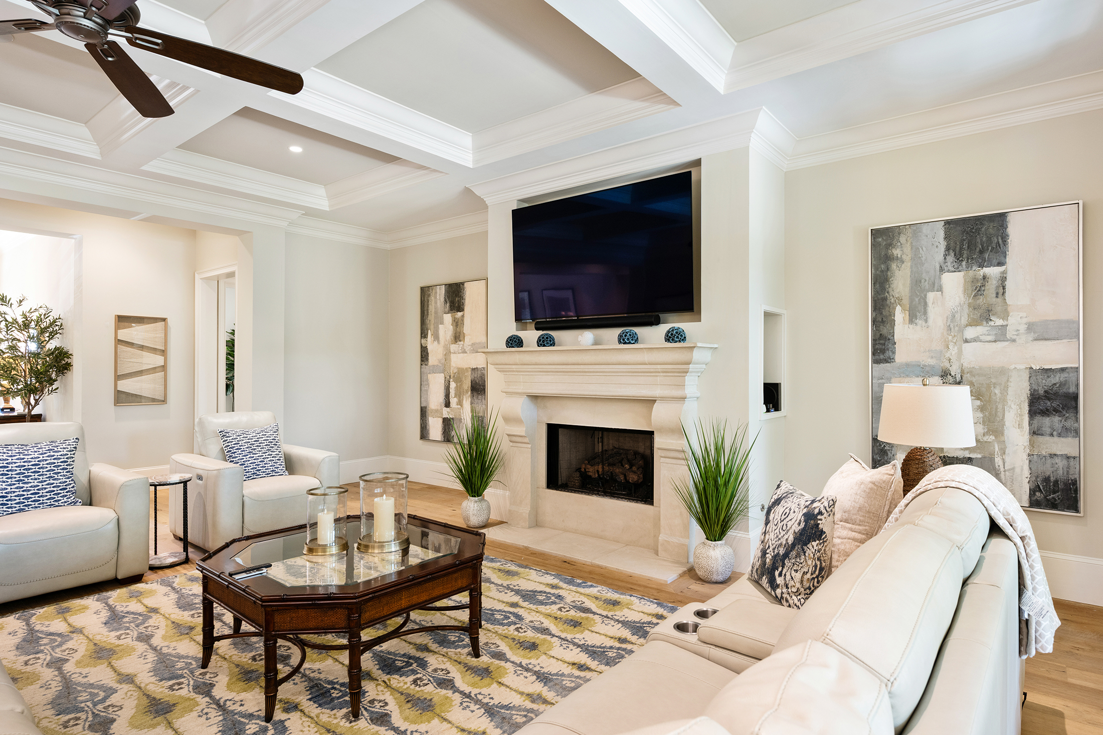 135 Mooring Buoy | Main living room w/ electric reclining couch