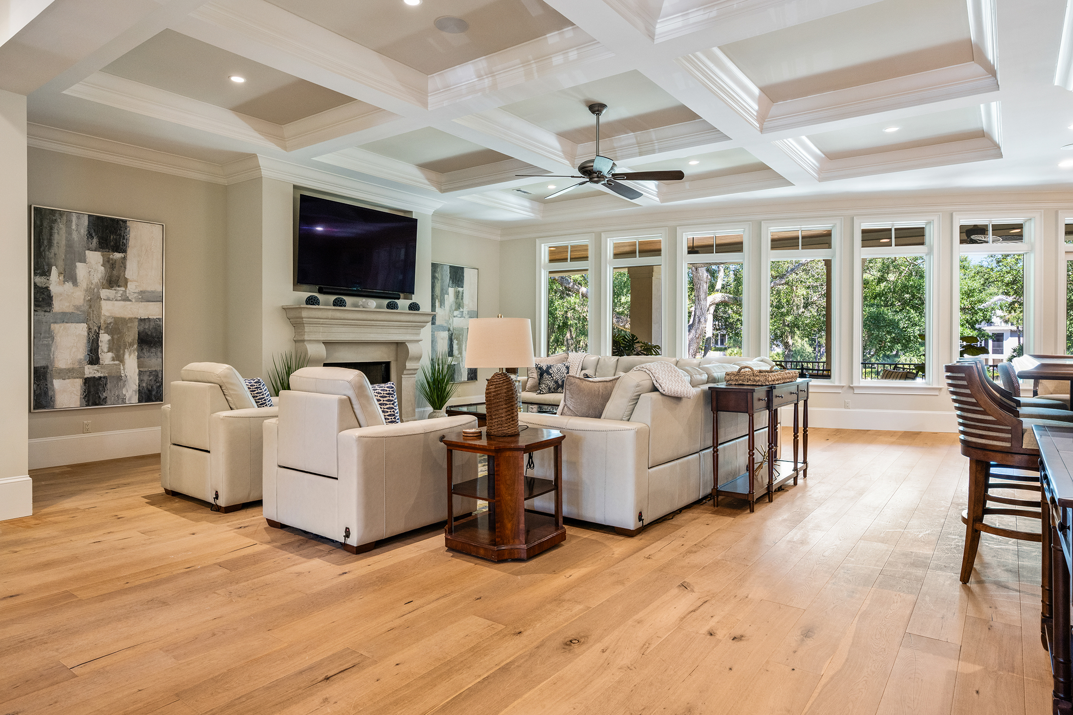 135 Mooring Buoy | Main living room w/ electric reclining couch