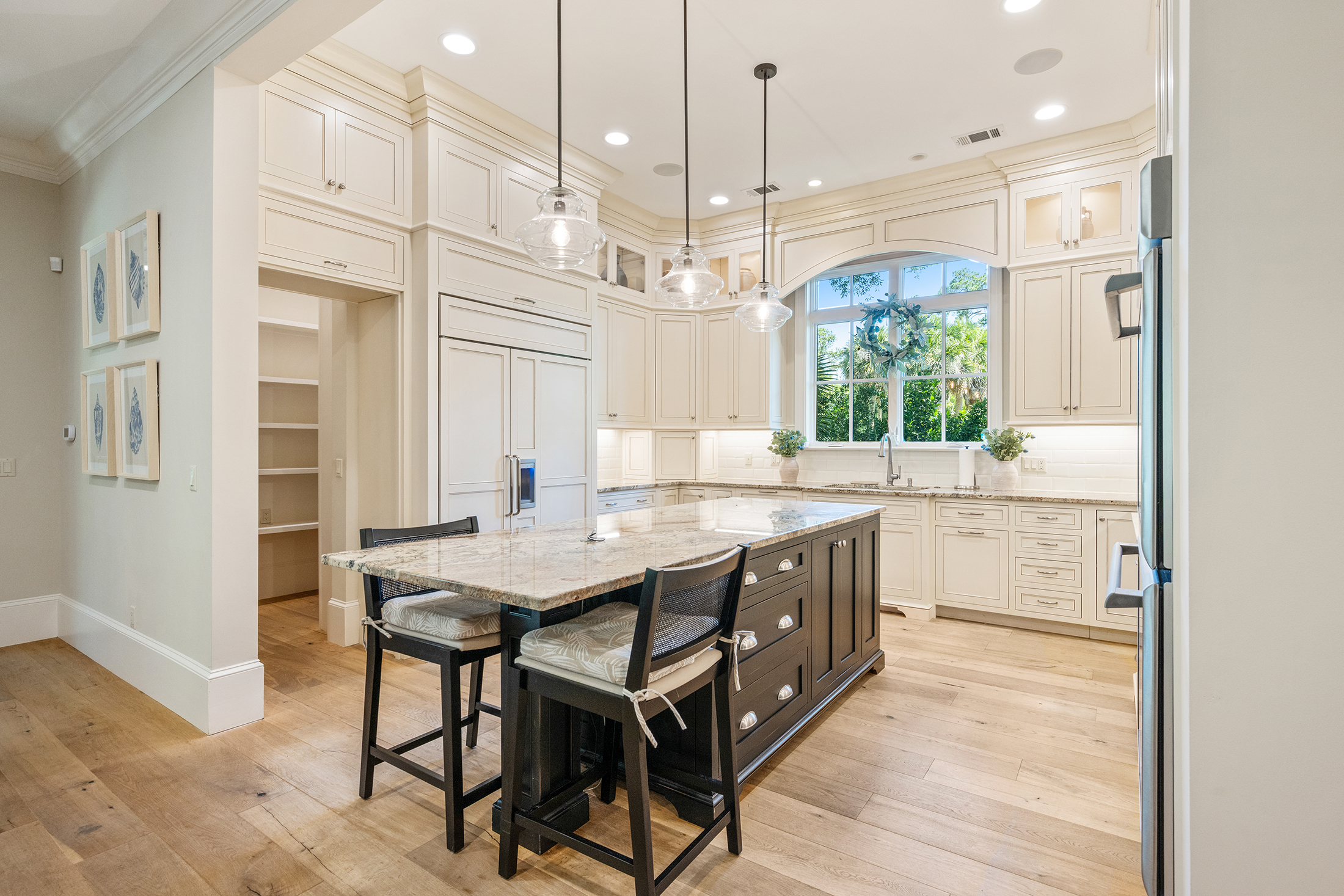 135 Mooring Buoy | Massive kitchen w/ updated appliances